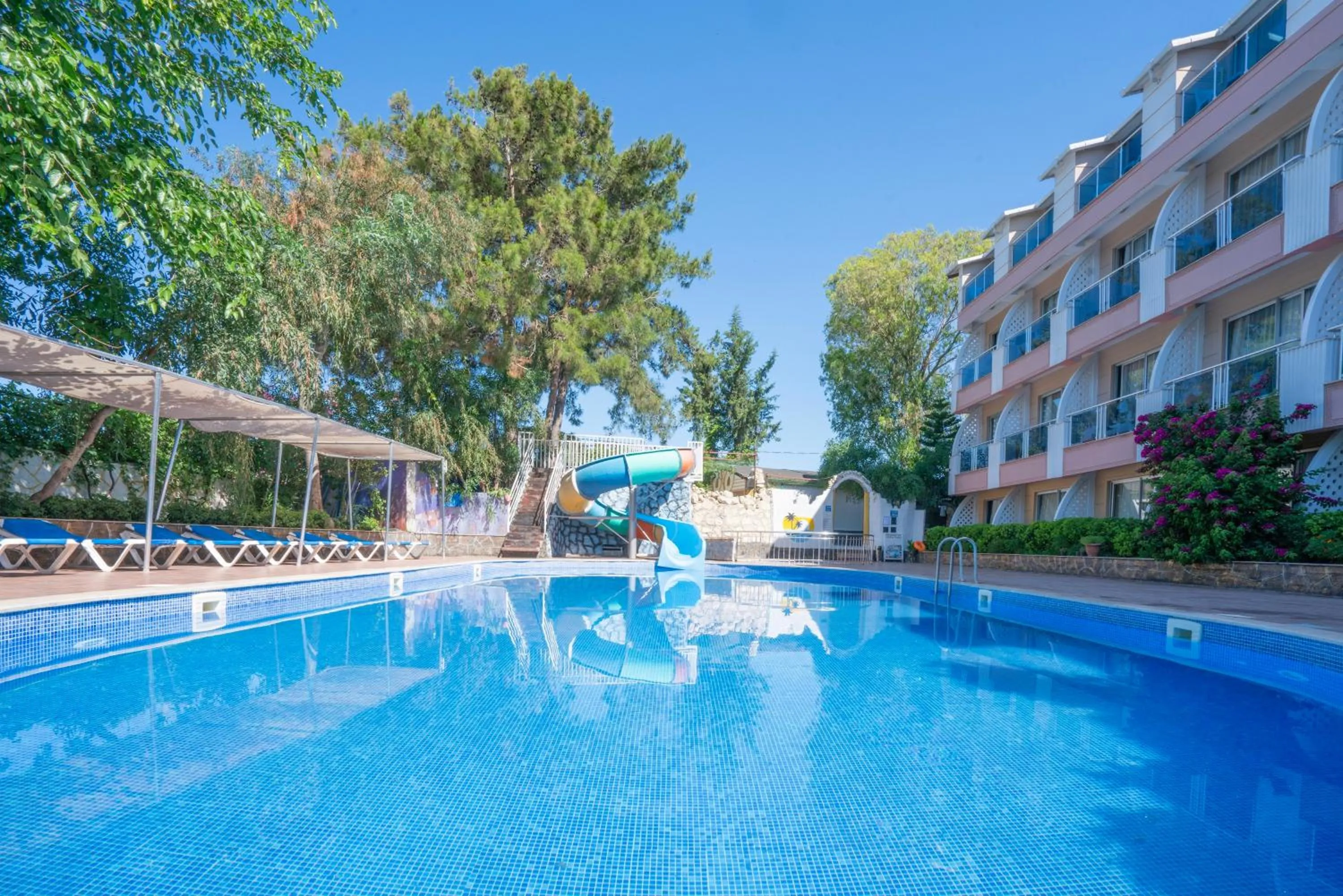 Pool view in Aperion Beach Hotel Side