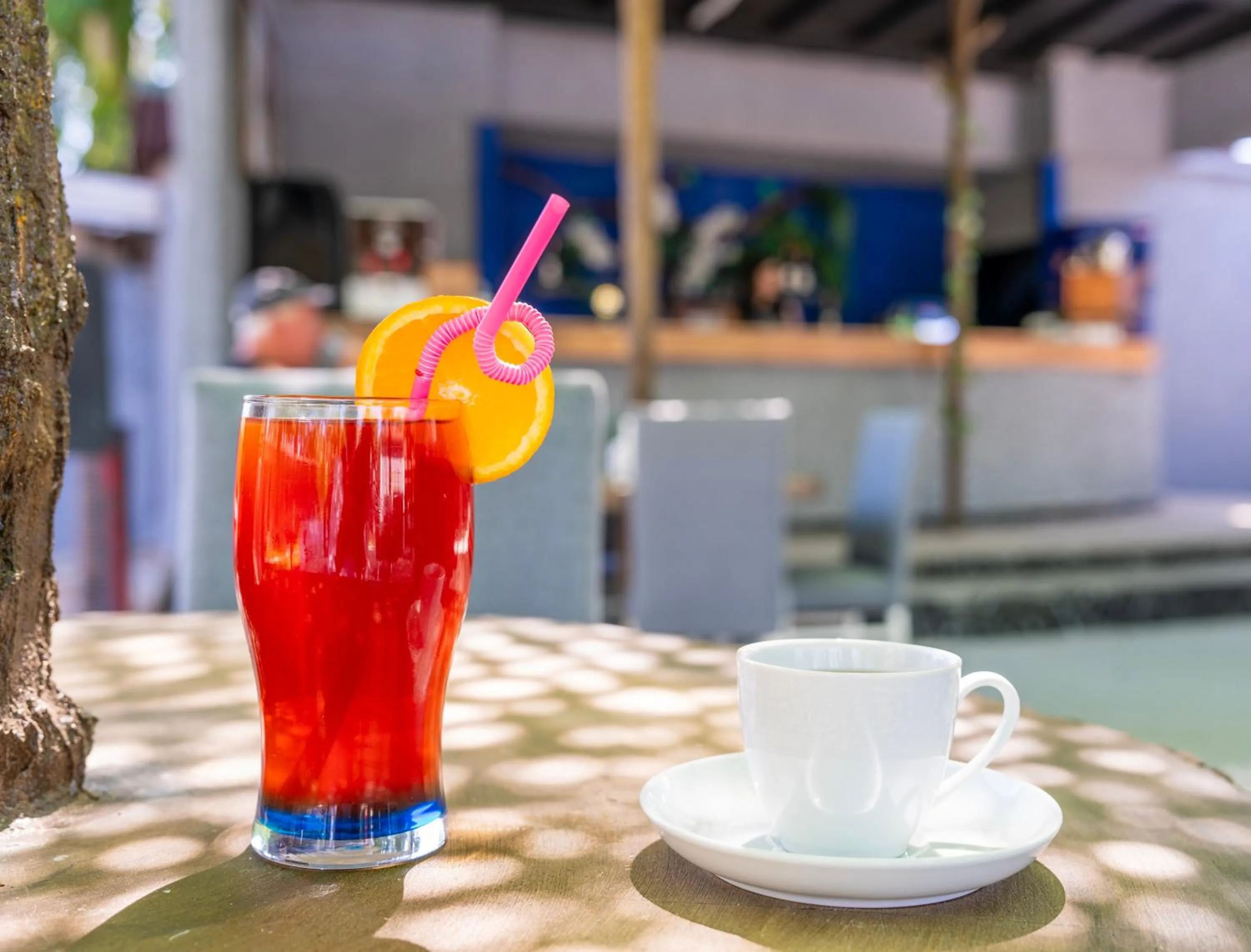 Drinks in Aperion Beach Hotel Side