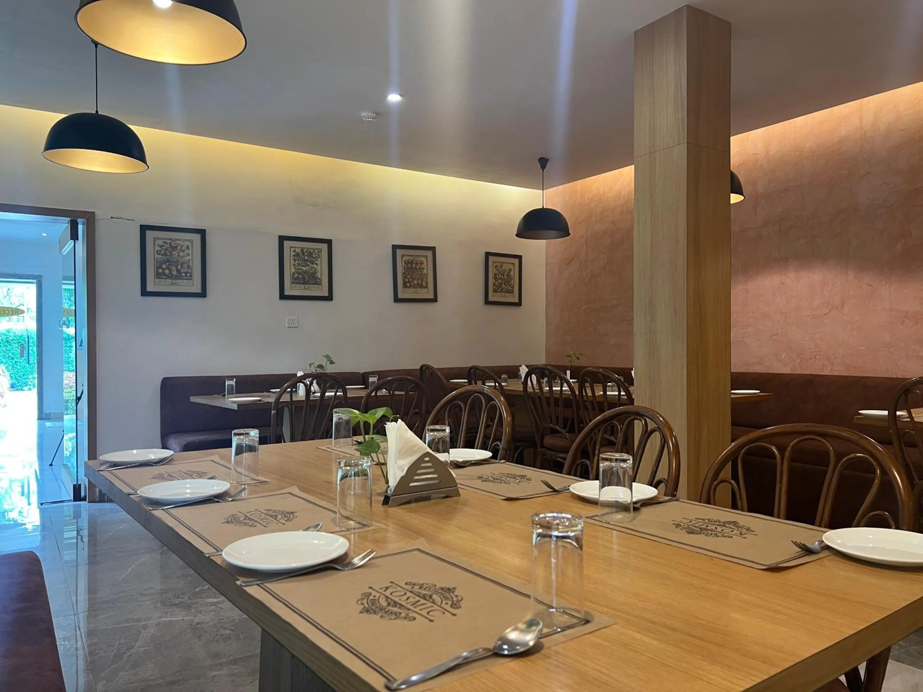 Restaurant/places to eat in Hotel The Bundela - Khajuraho, Madhya Pradesh