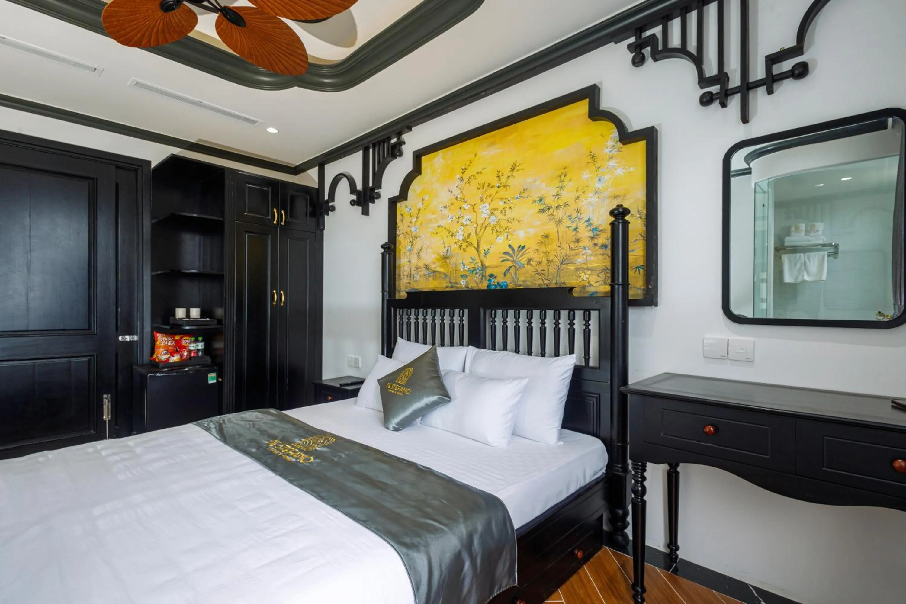 Photo of the whole room, Bed in De Stefano Coffee and Hotel