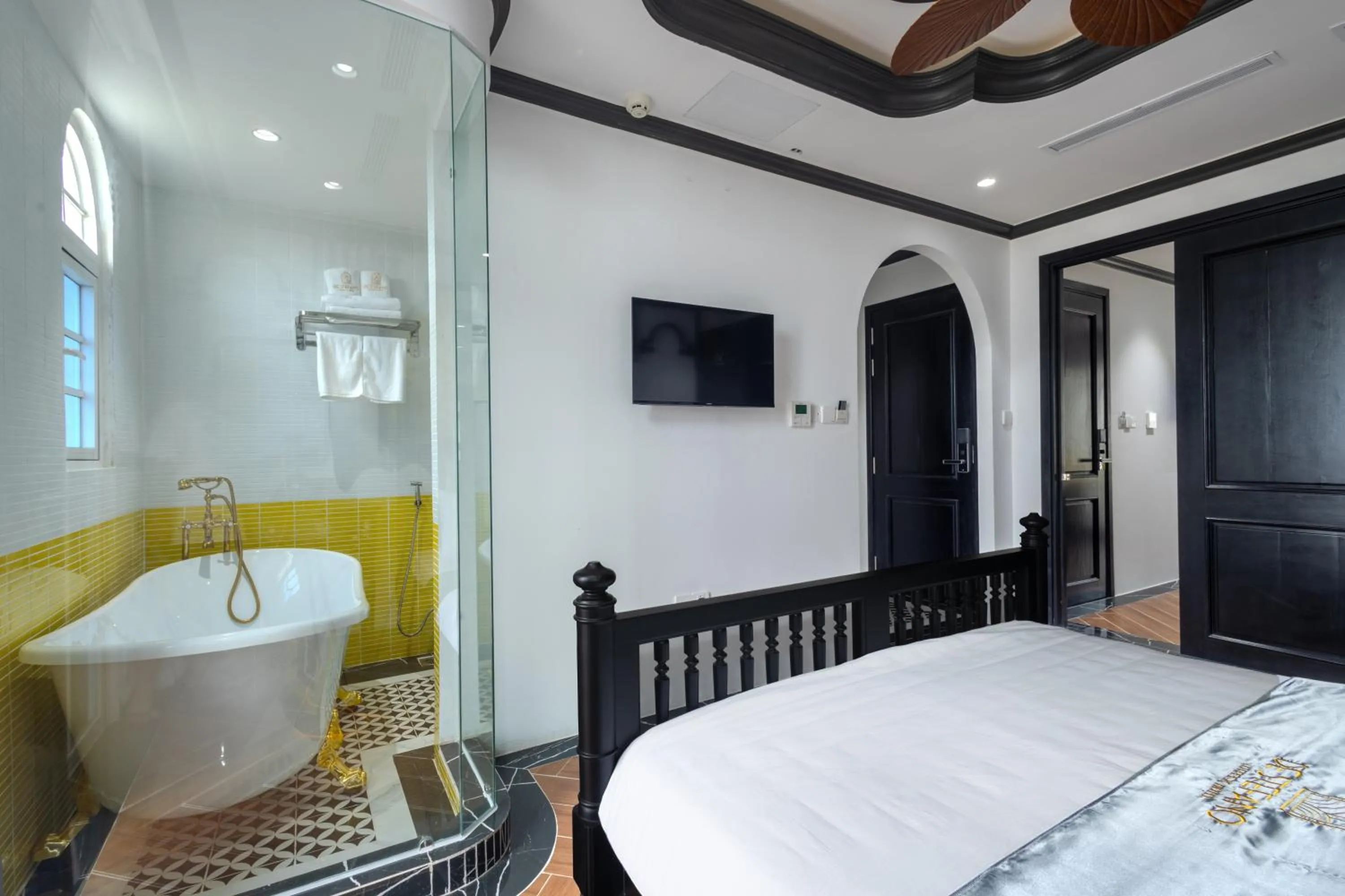 Photo of the whole room, Bed in De Stefano Coffee and Hotel