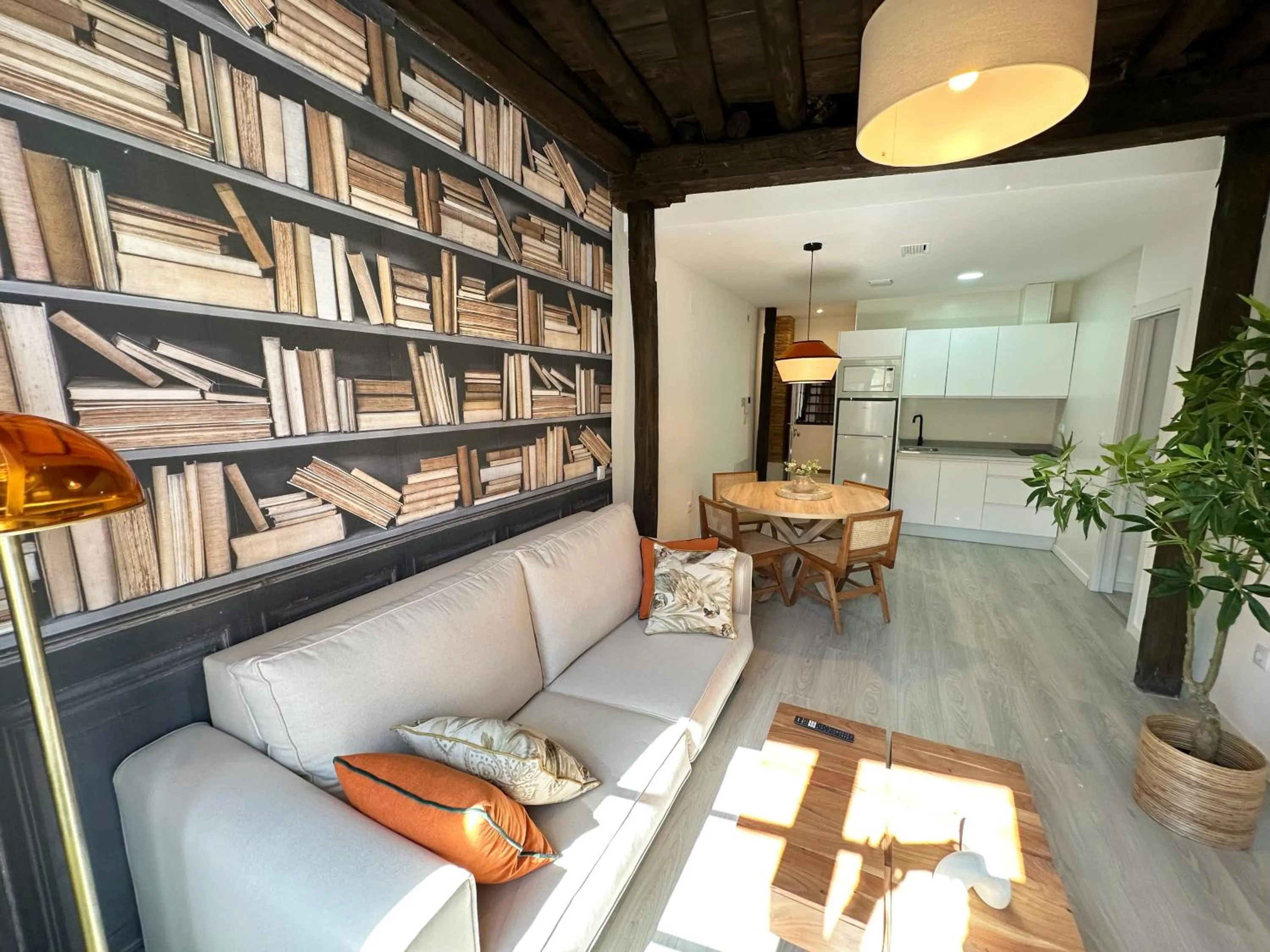 Kitchen or kitchenette in Apartamentos Albaicín Centro Suites 3000