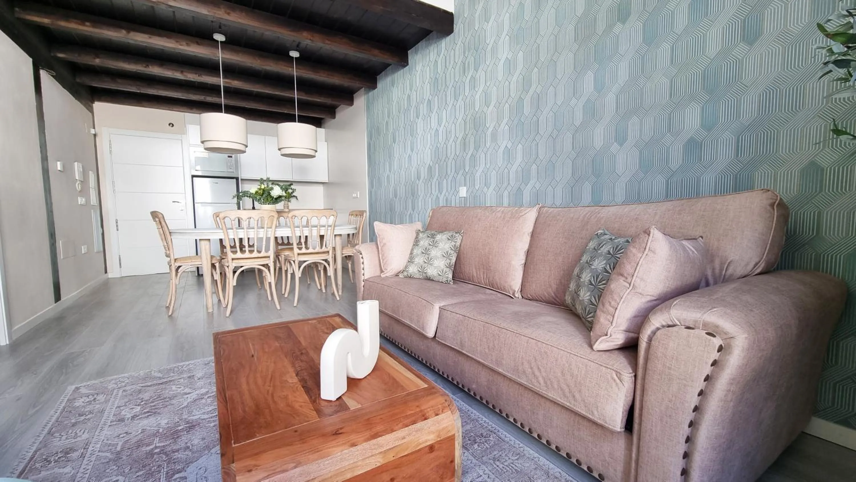 Kitchen or kitchenette in Apartamentos Albaicín Centro Suites 3000