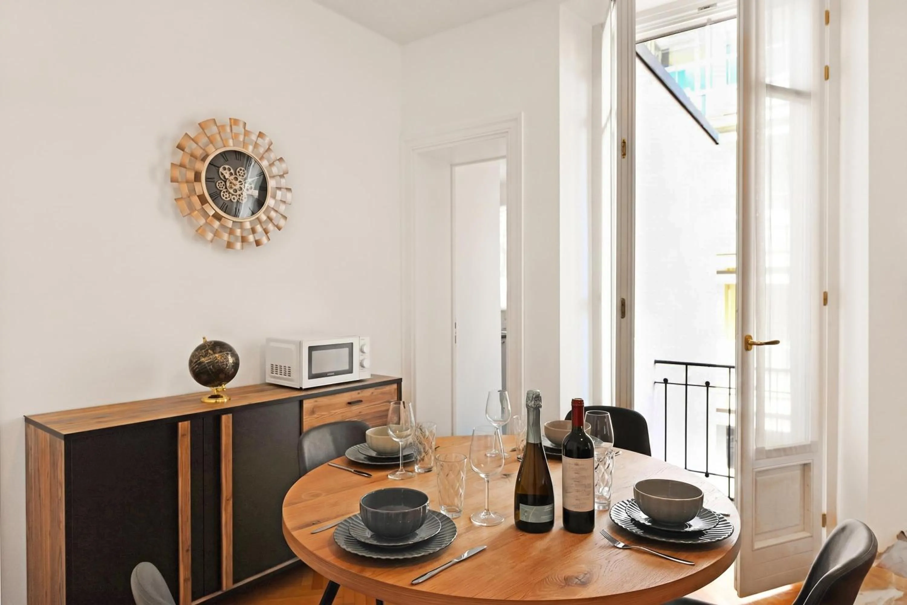 Dining area in Amazing Lugano - Happy Rentals
