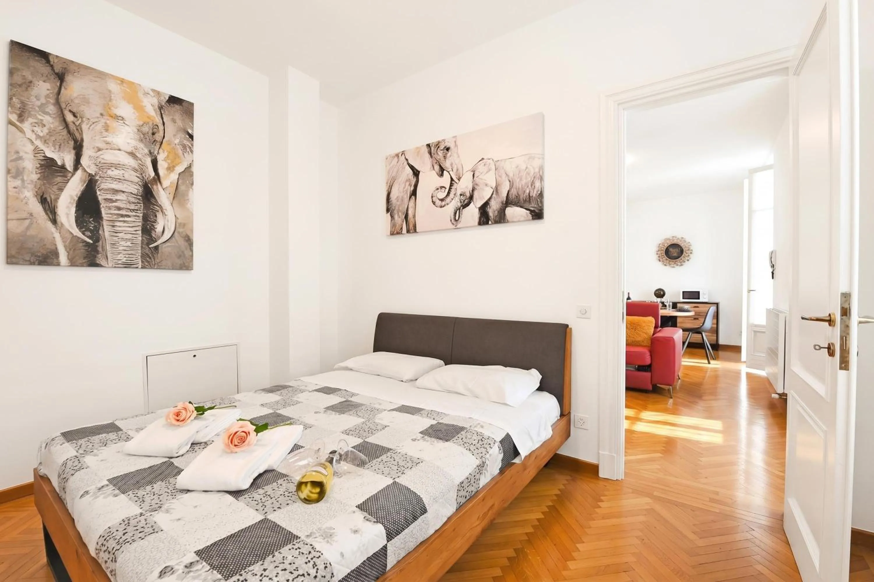 Bedroom, Bed in Amazing Lugano - Happy Rentals
