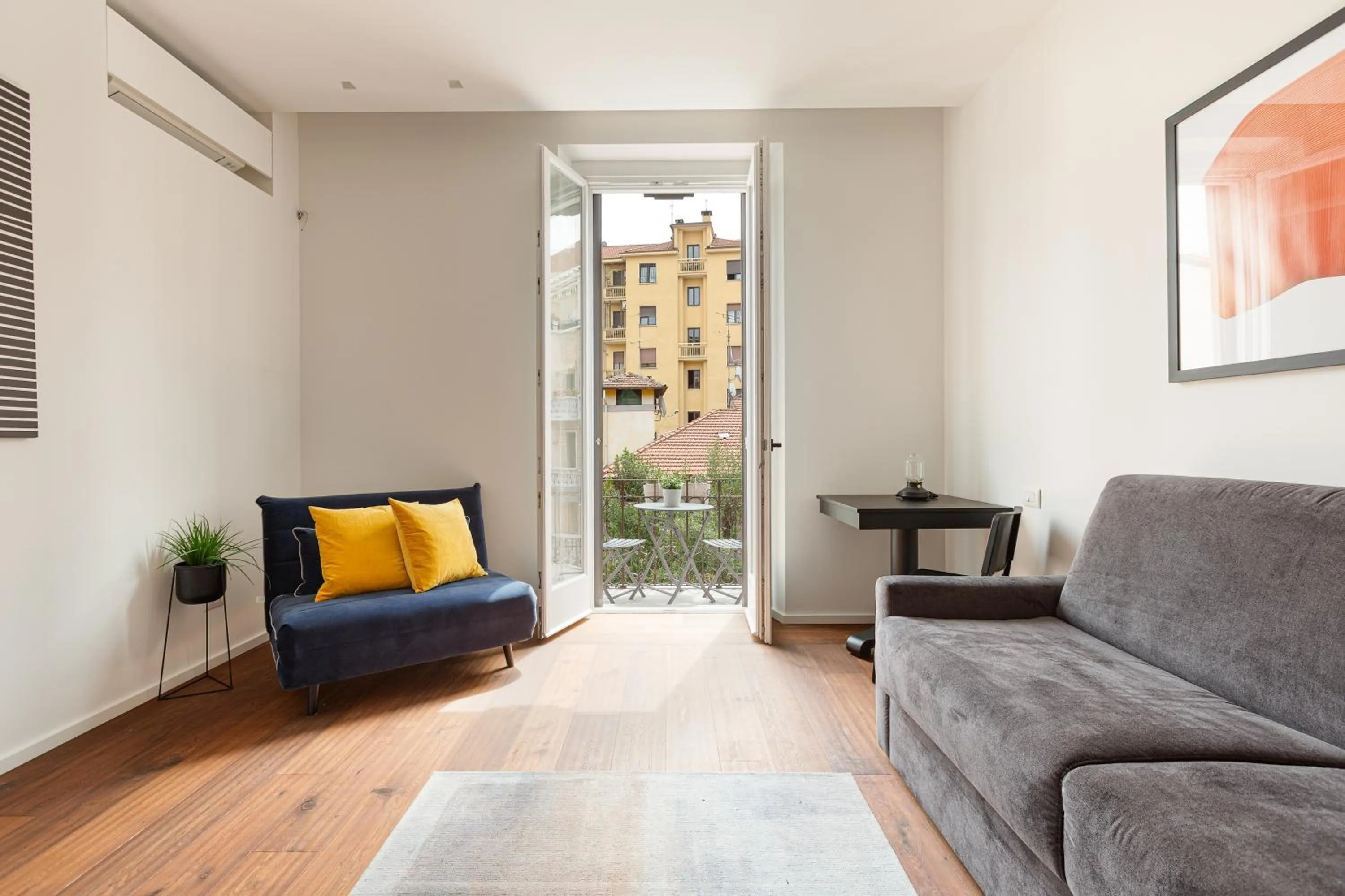 GuestHost - Modern & Comfortable flat - near Central Station
