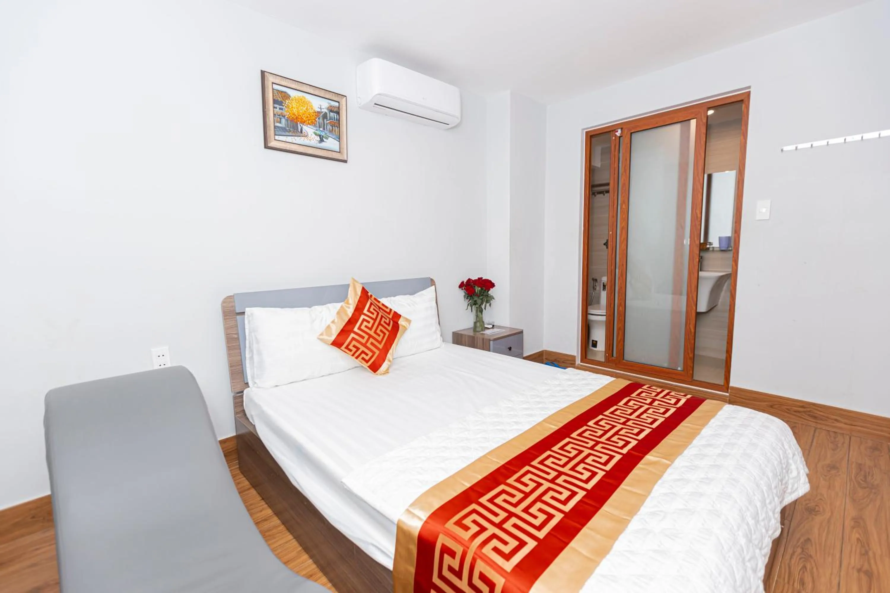 Bed in Phú Gia Hotel