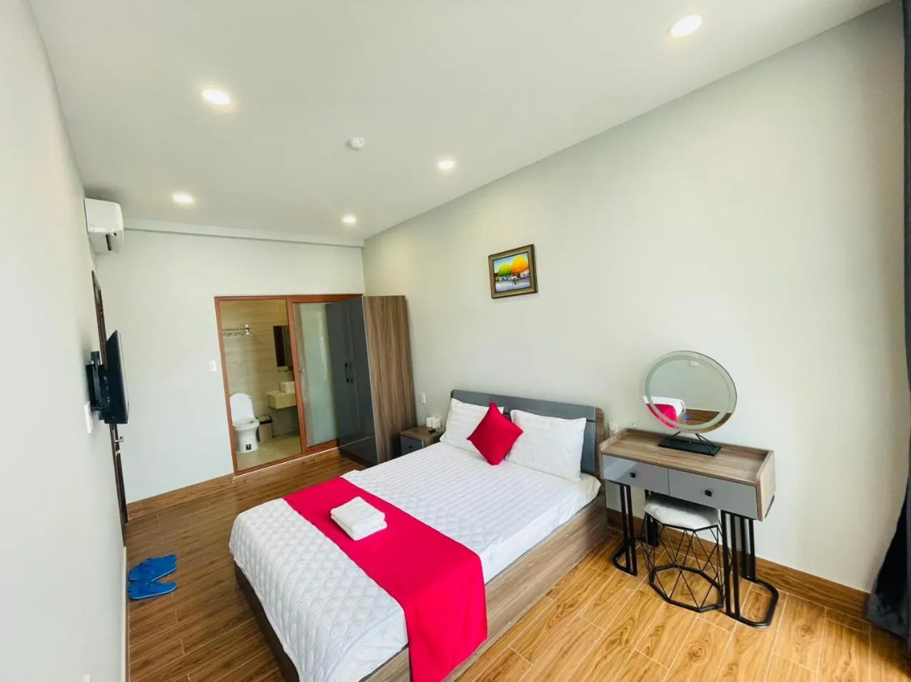 Bed in Phú Gia Hotel