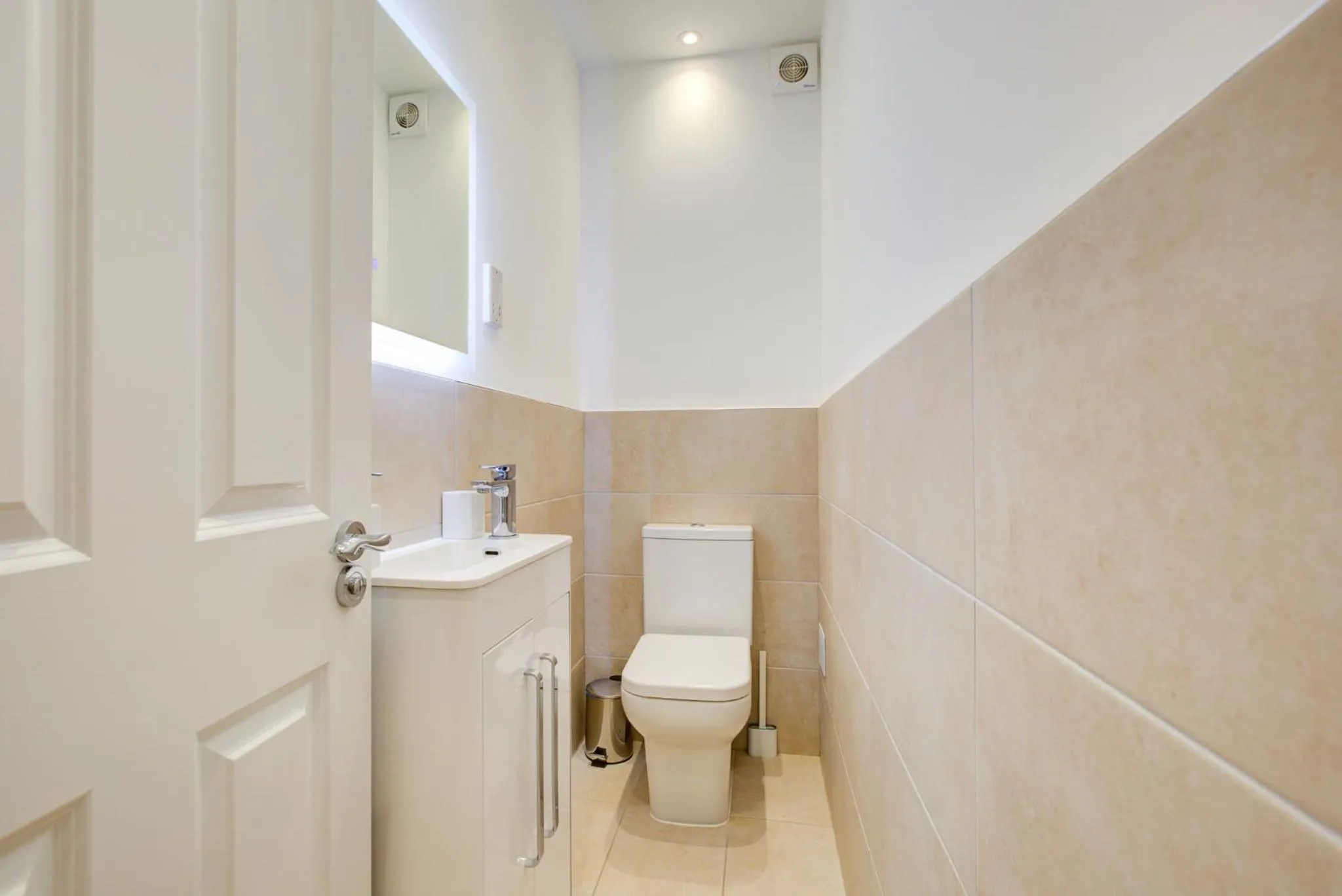 Bathroom in Hybrid Resi - London, New Malden near Richmond - Wimbledon
