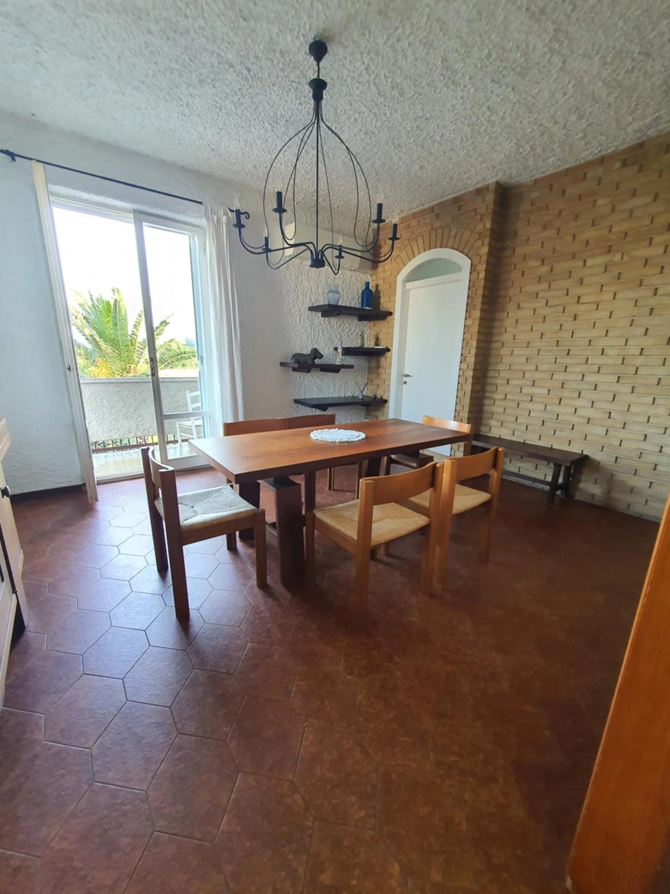 Dining Area in NEL BLU