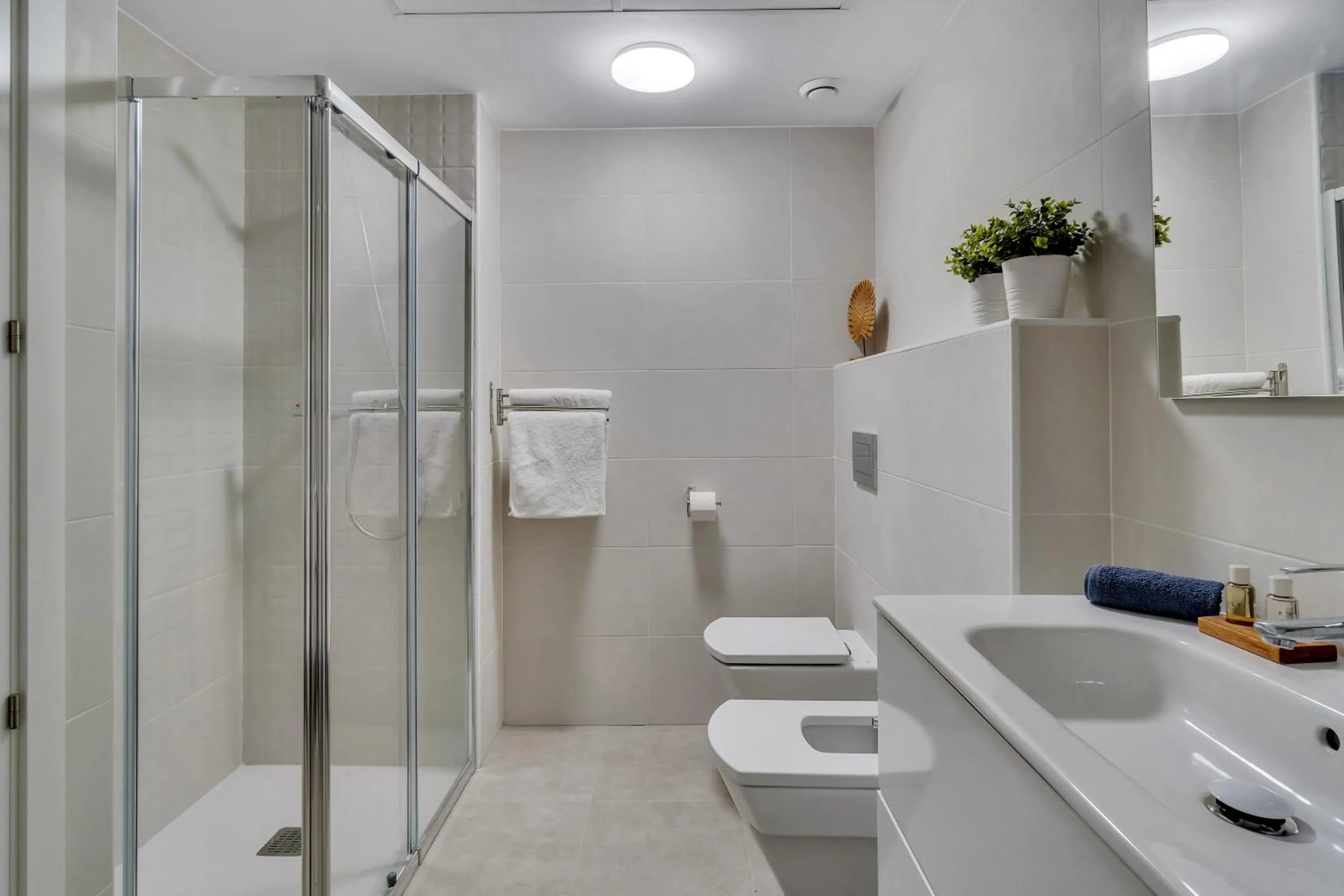 Shower in Las Olas del Mare, 200 meters from the beach