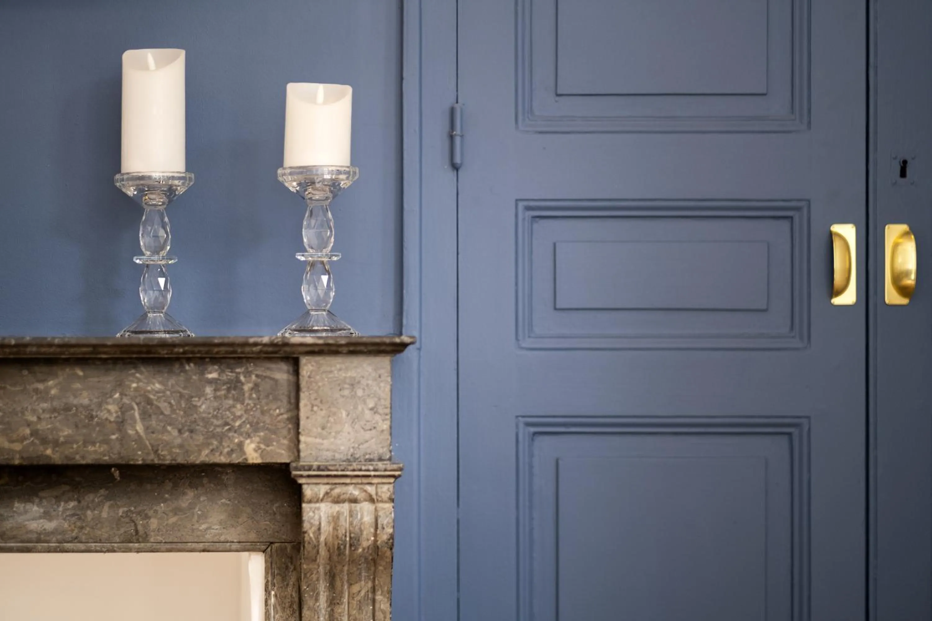 Decorative detail in Superbe 2 pièces avec Jacuzzi privatif face Gare Proche Cathédrale