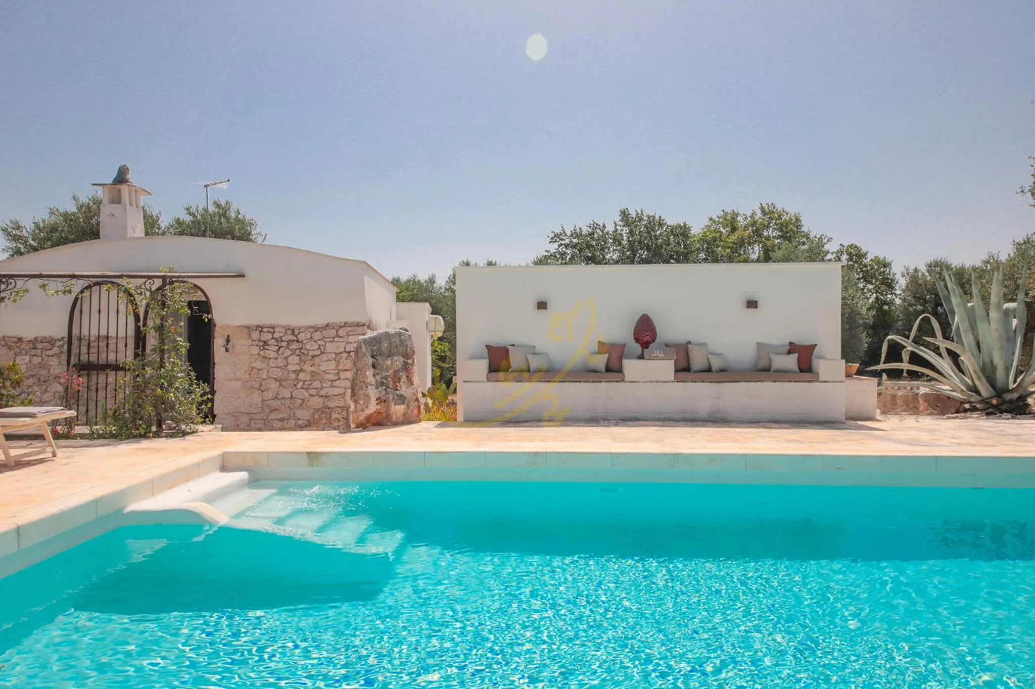 TD Trulli Chiara Tastefully Decorated Trulli with Pool