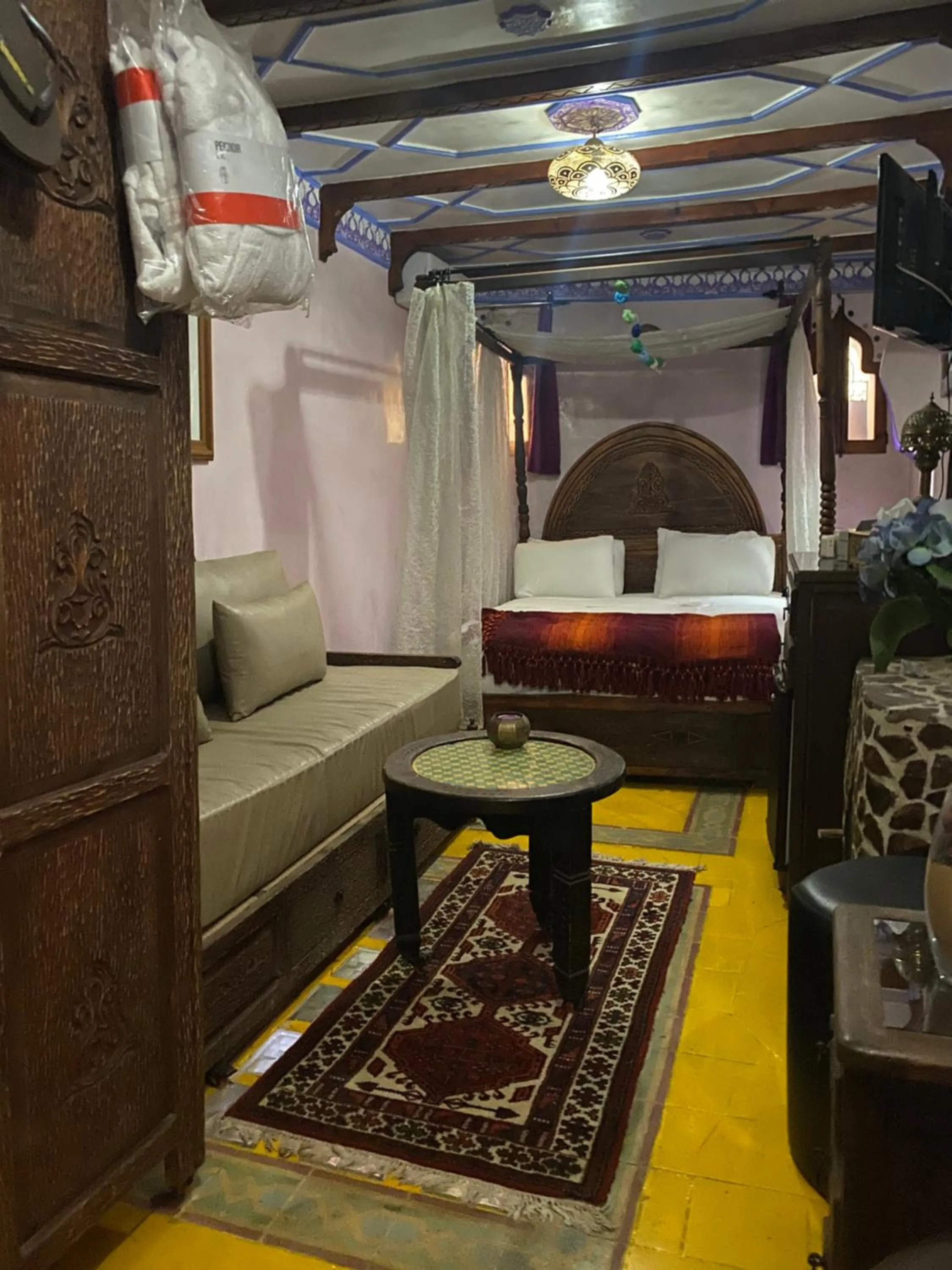 Bed in Riad Azurite