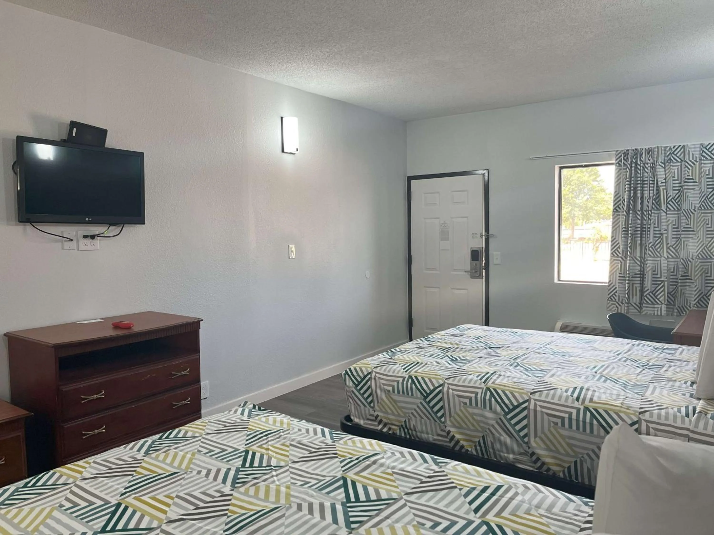 Bedroom, Bed in Motel 6 Cleveland, MS – Delta State University