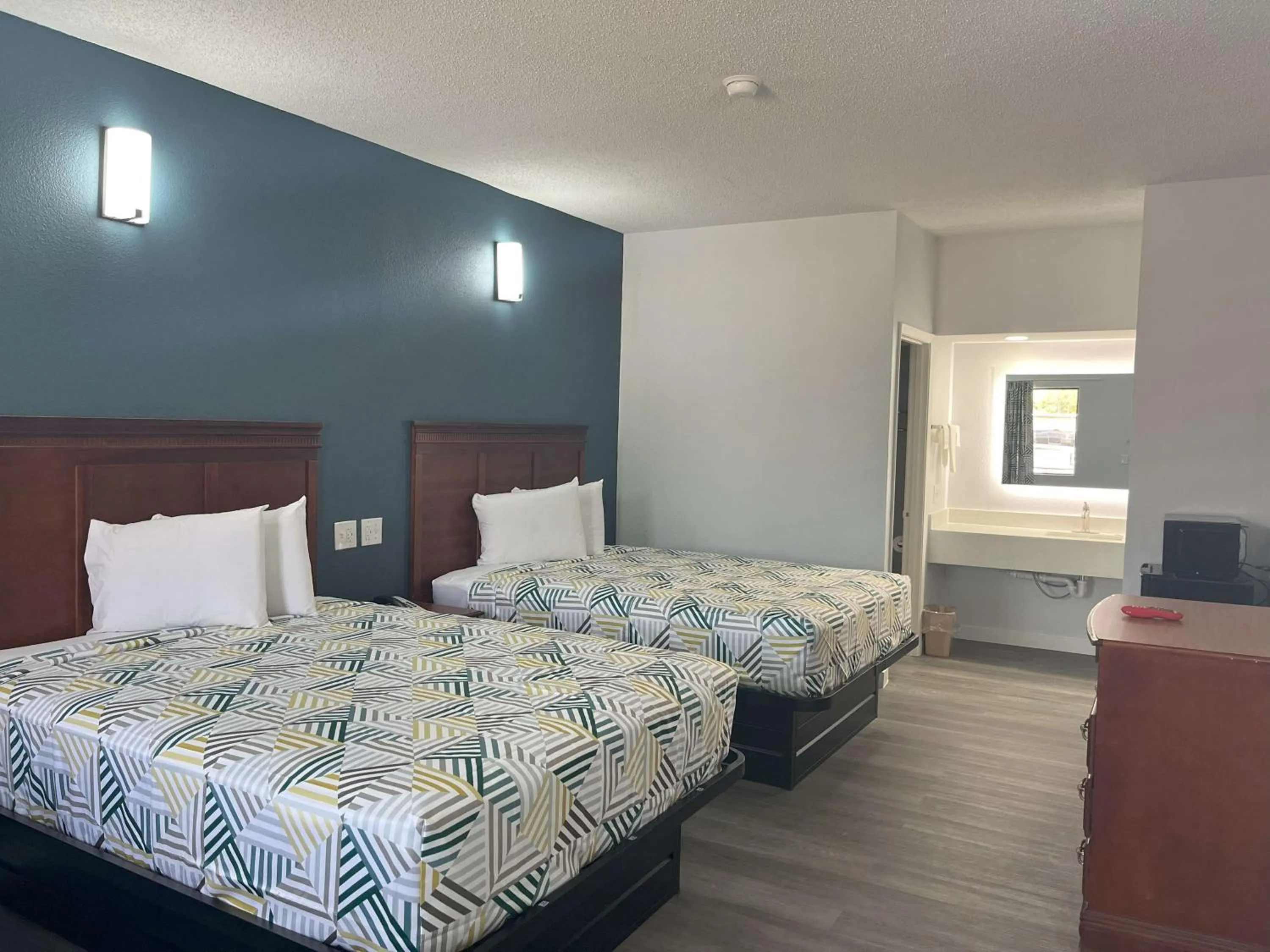 Bedroom, Bed in Motel 6 Cleveland, MS – Delta State University