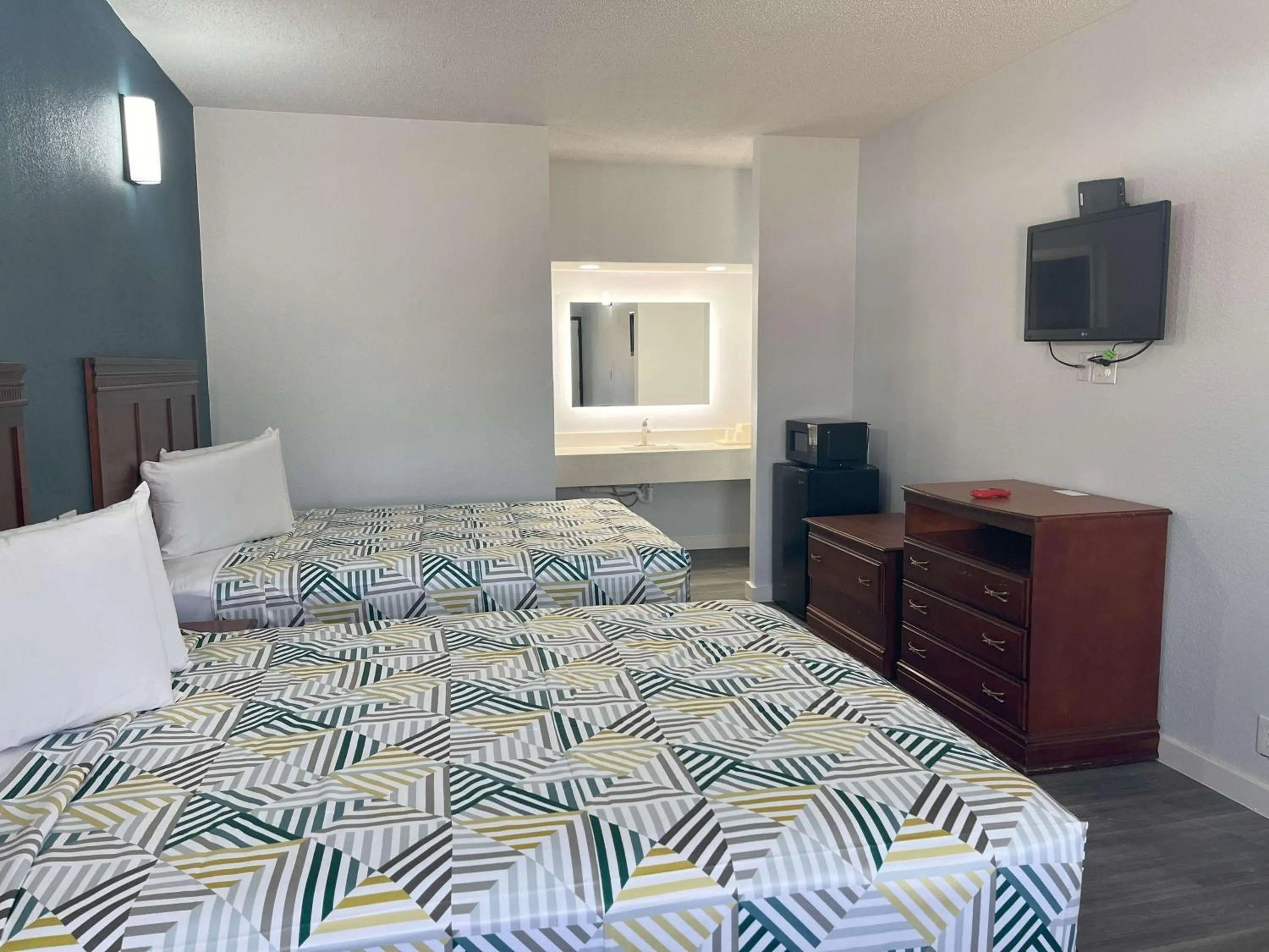 Bedroom, Bed in Motel 6 Cleveland, MS – Delta State University