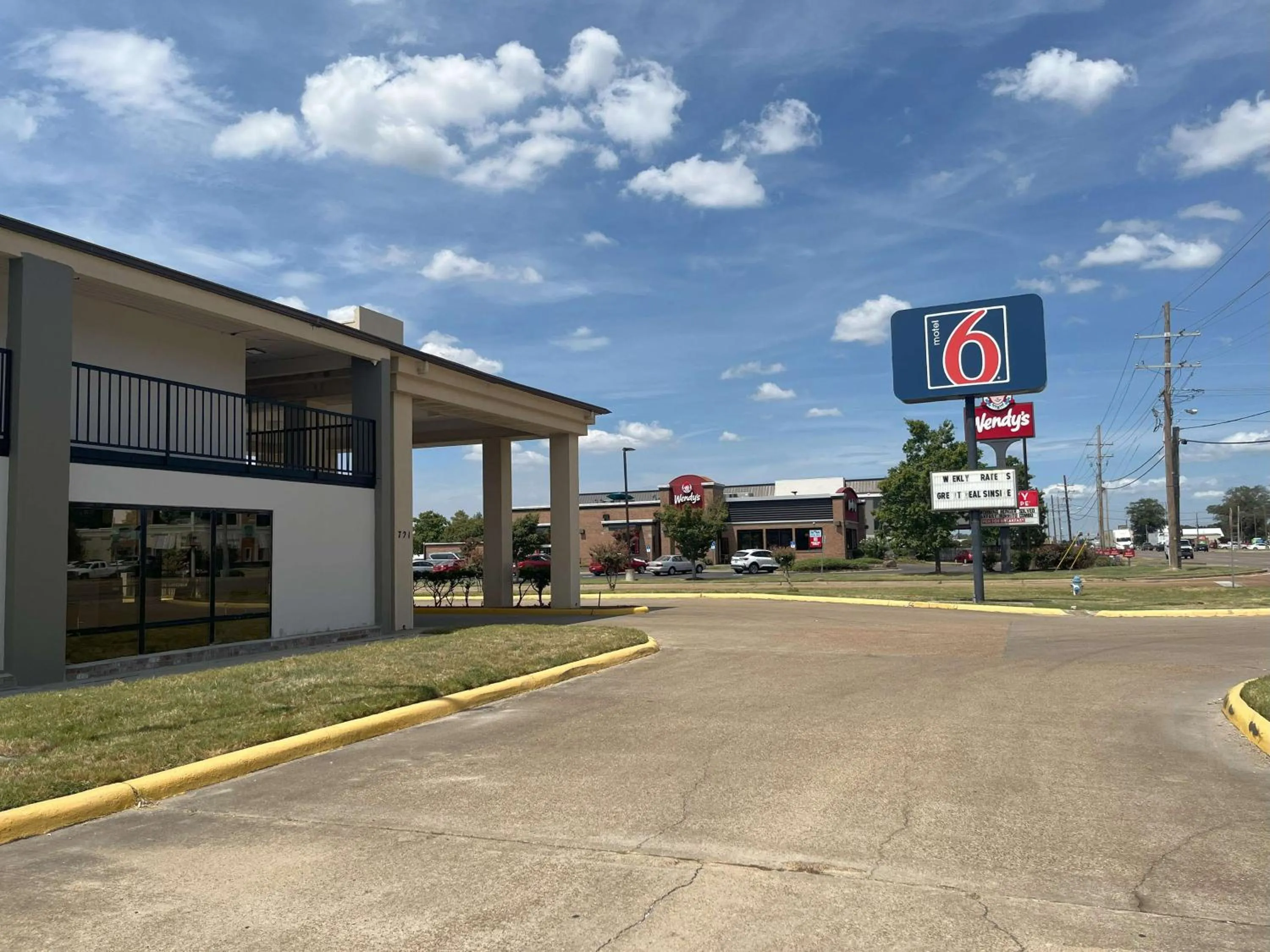 Property building in Motel 6 Cleveland, MS – Delta State University