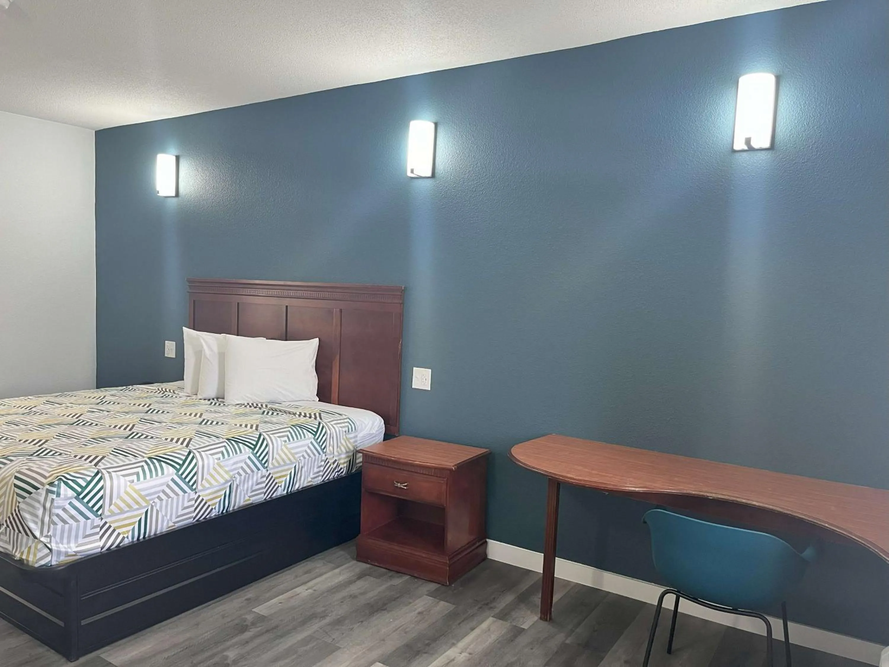 Bedroom, Bed in Motel 6 Cleveland, MS – Delta State University