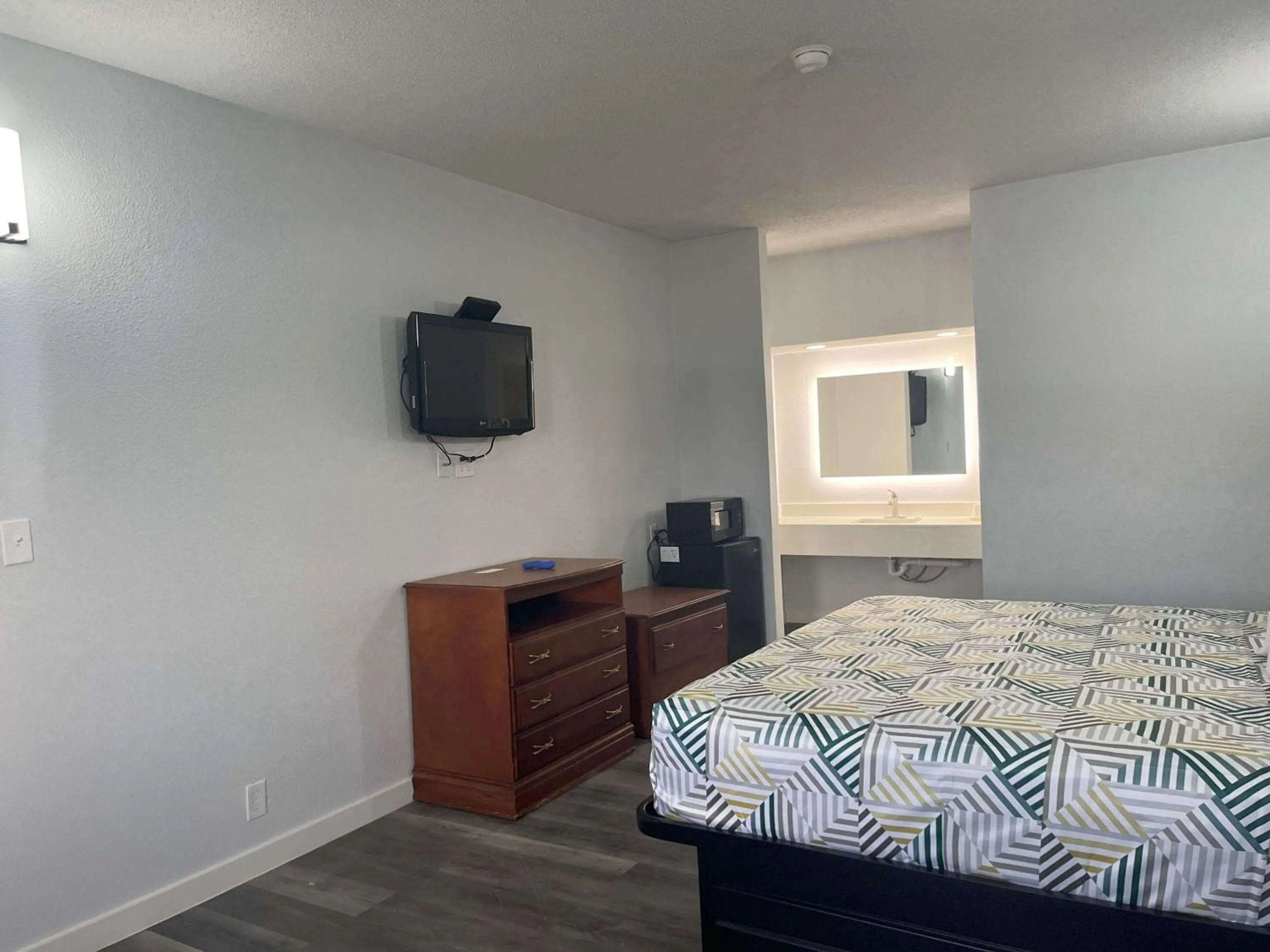 Bedroom, Bed in Motel 6 Cleveland, MS – Delta State University