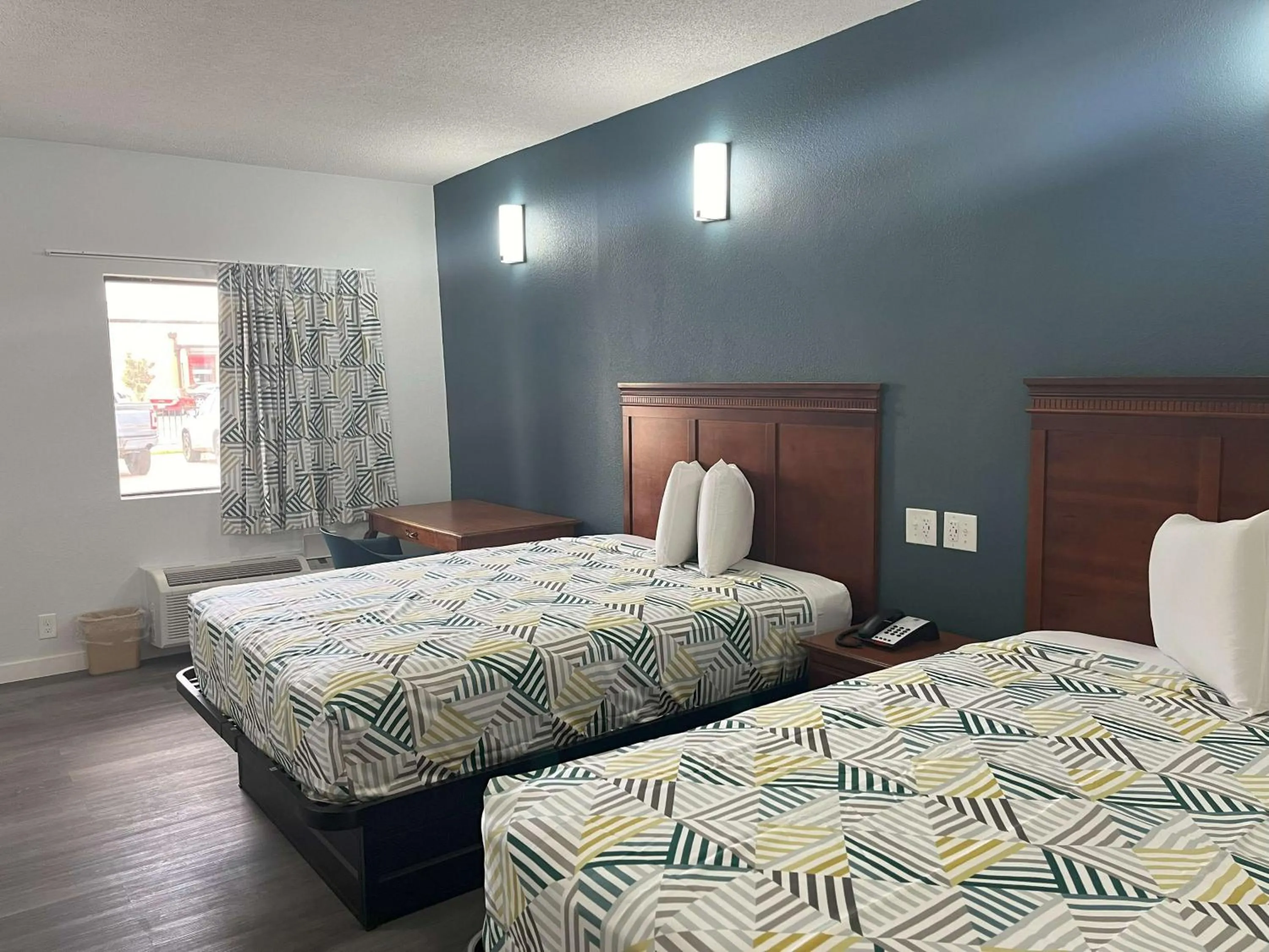 Bedroom, Bed in Motel 6 Cleveland, MS – Delta State University