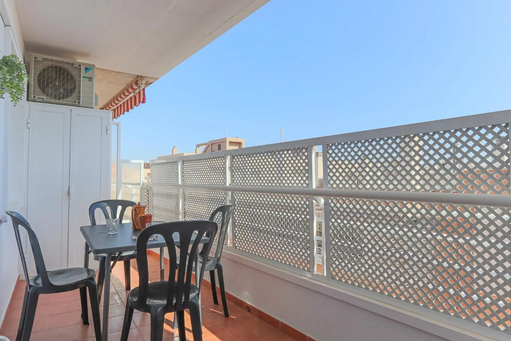 Balcony/Terrace in 084 - Isabel La Católica - comfortHOLIDAYS