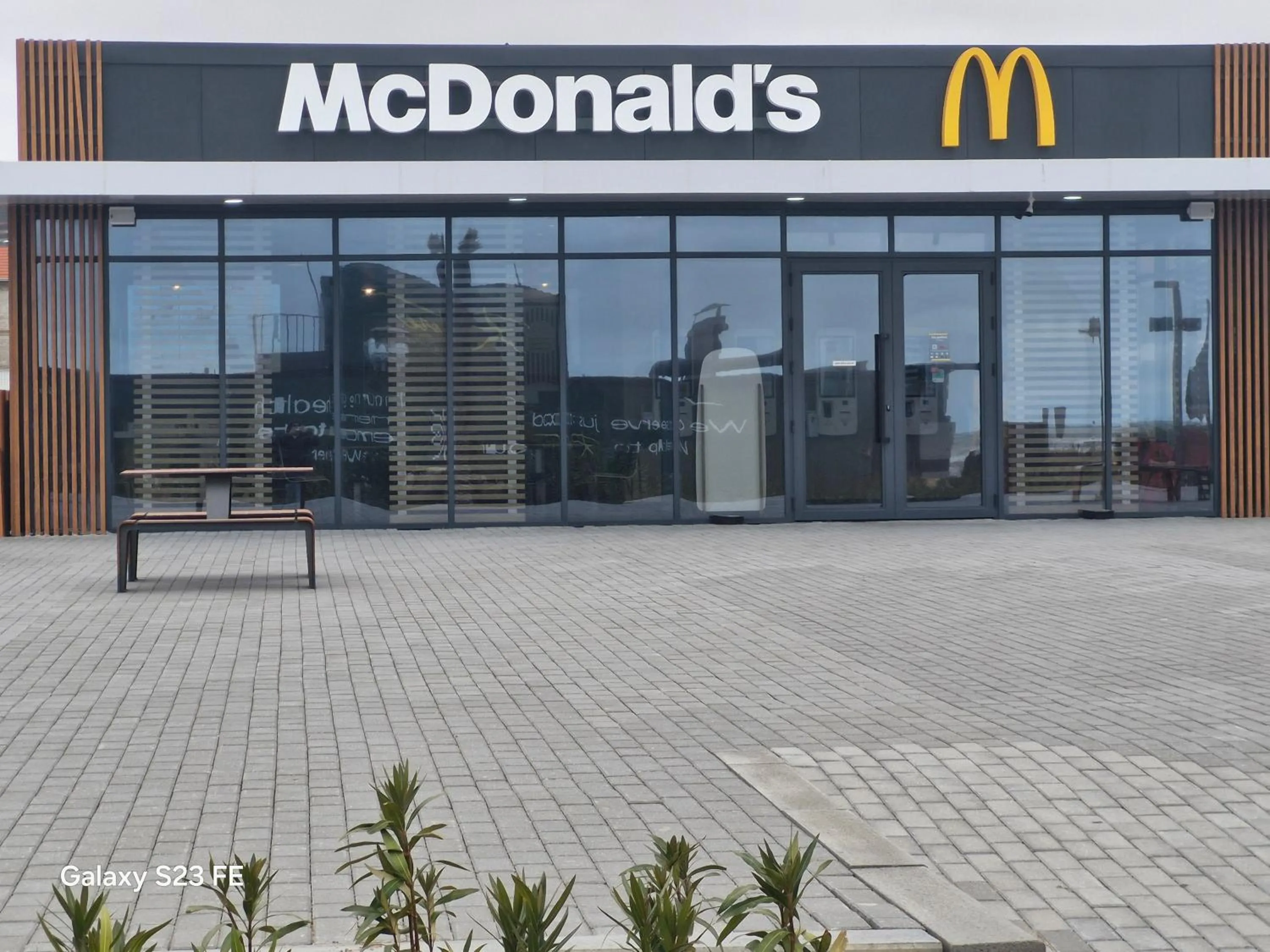 Restaurant/places to eat in Sea Breeze