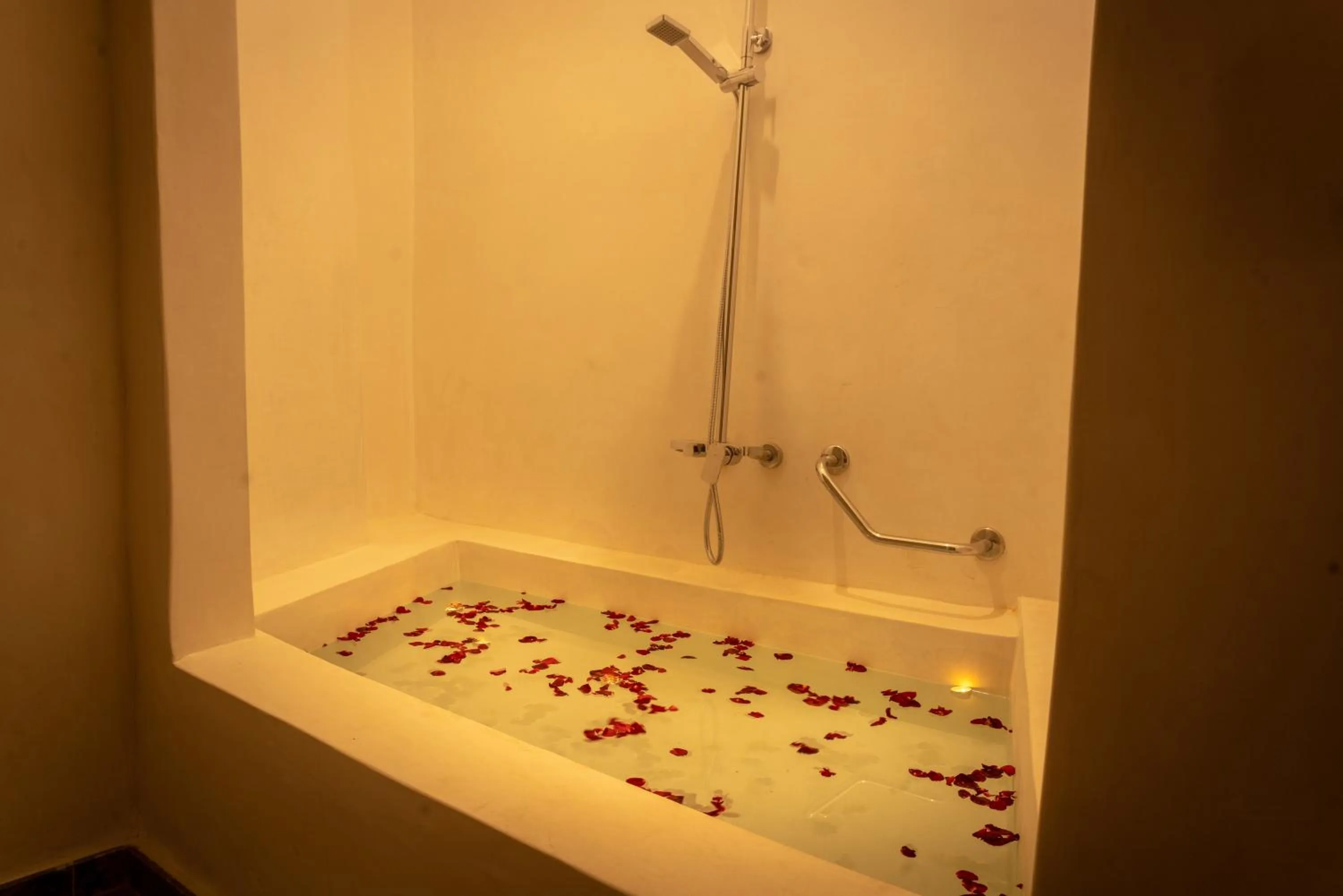 Shower in Palais Aix Kabaj &Spa