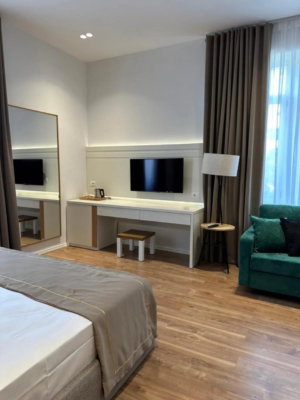 TV and multimedia, Bed in HEIRESS Hotel