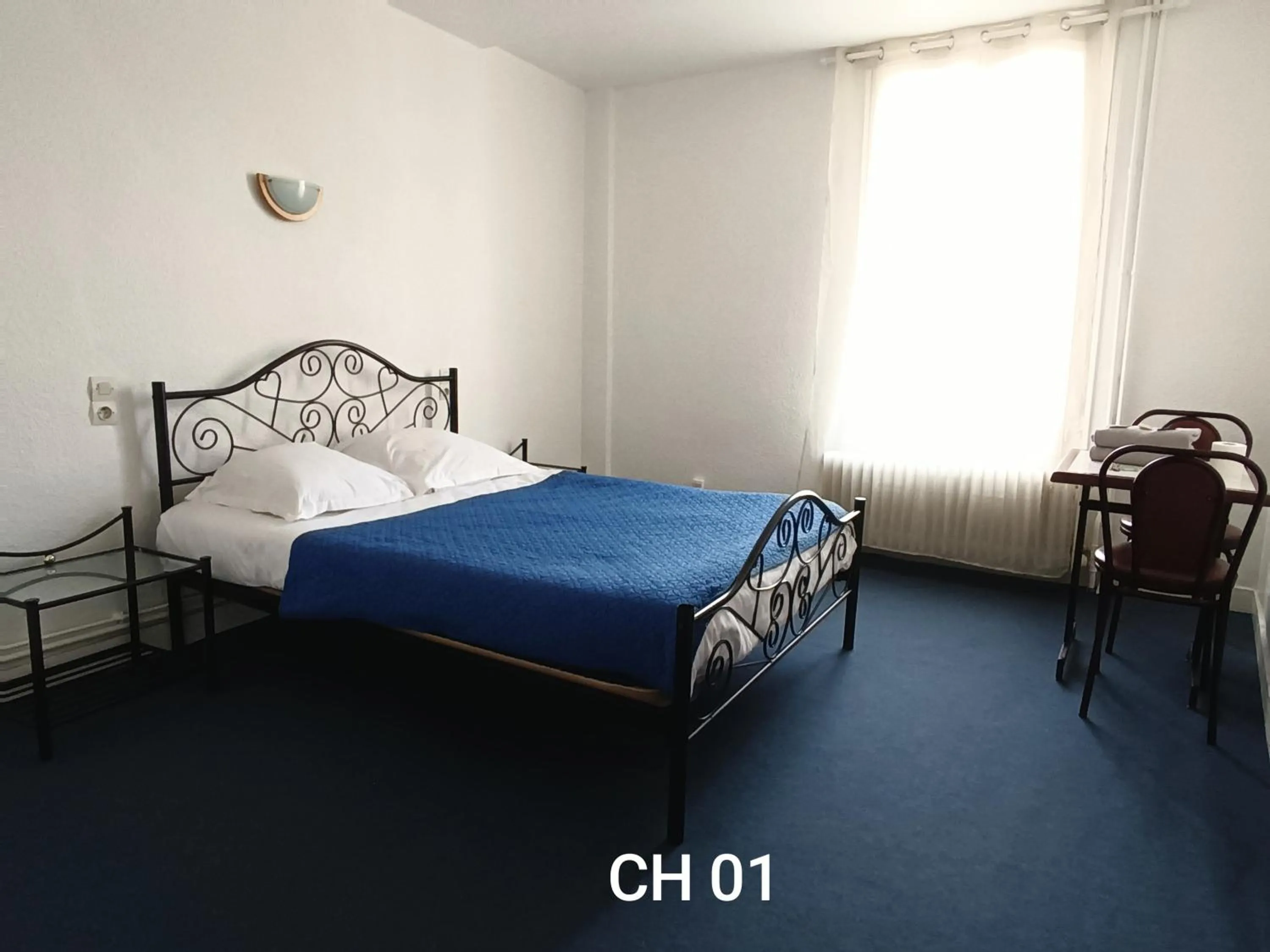 Bed in HOTEL LE FONTENOY
