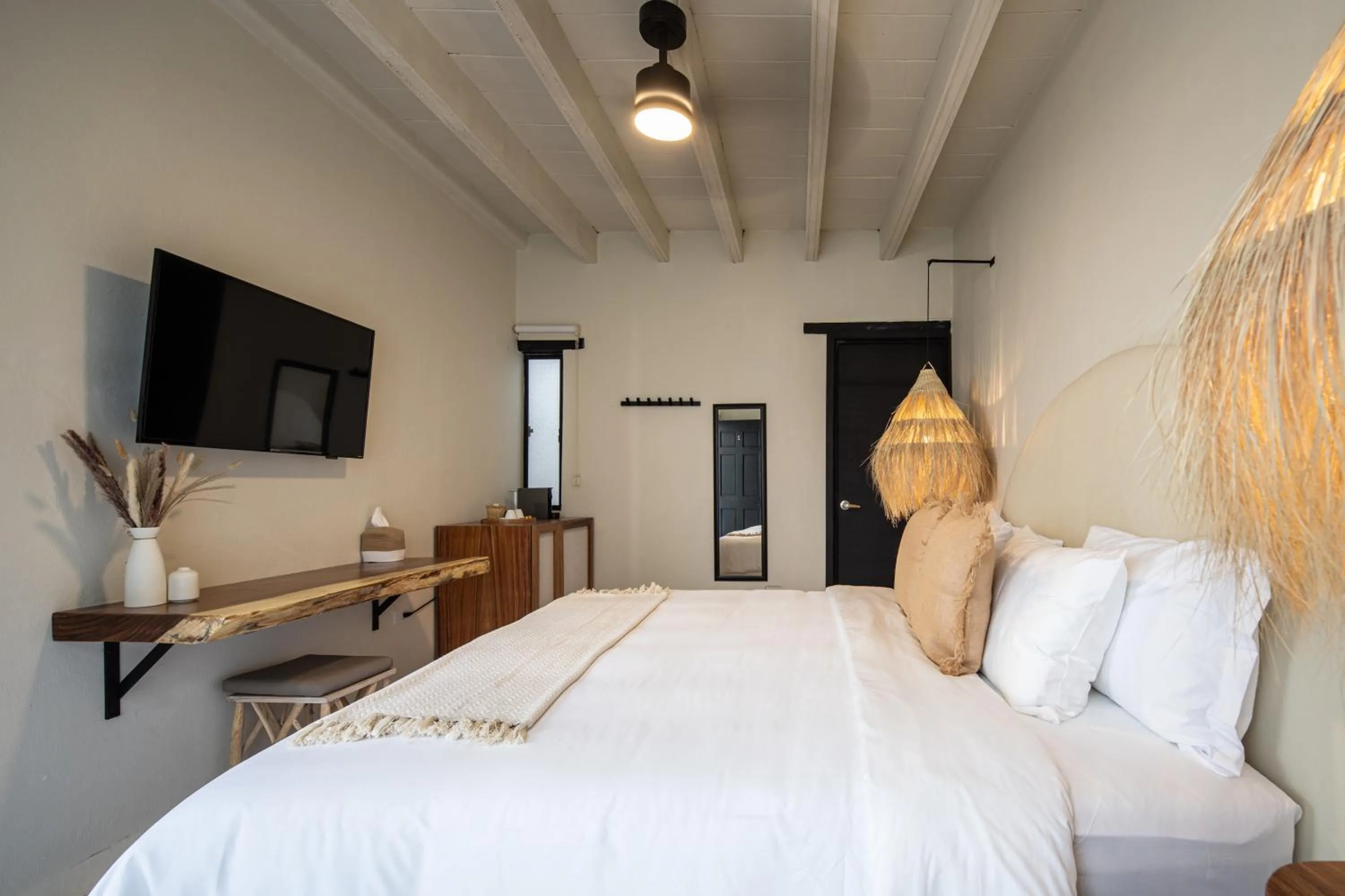 TV and multimedia, Bed in HOLT Hotel del Pueblito