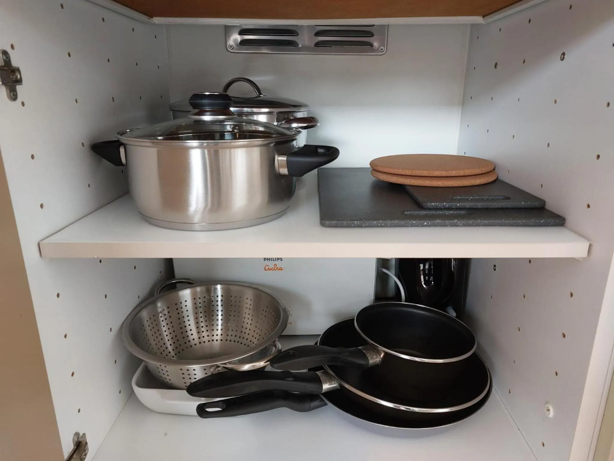 Kitchen or kitchenette in The Vans