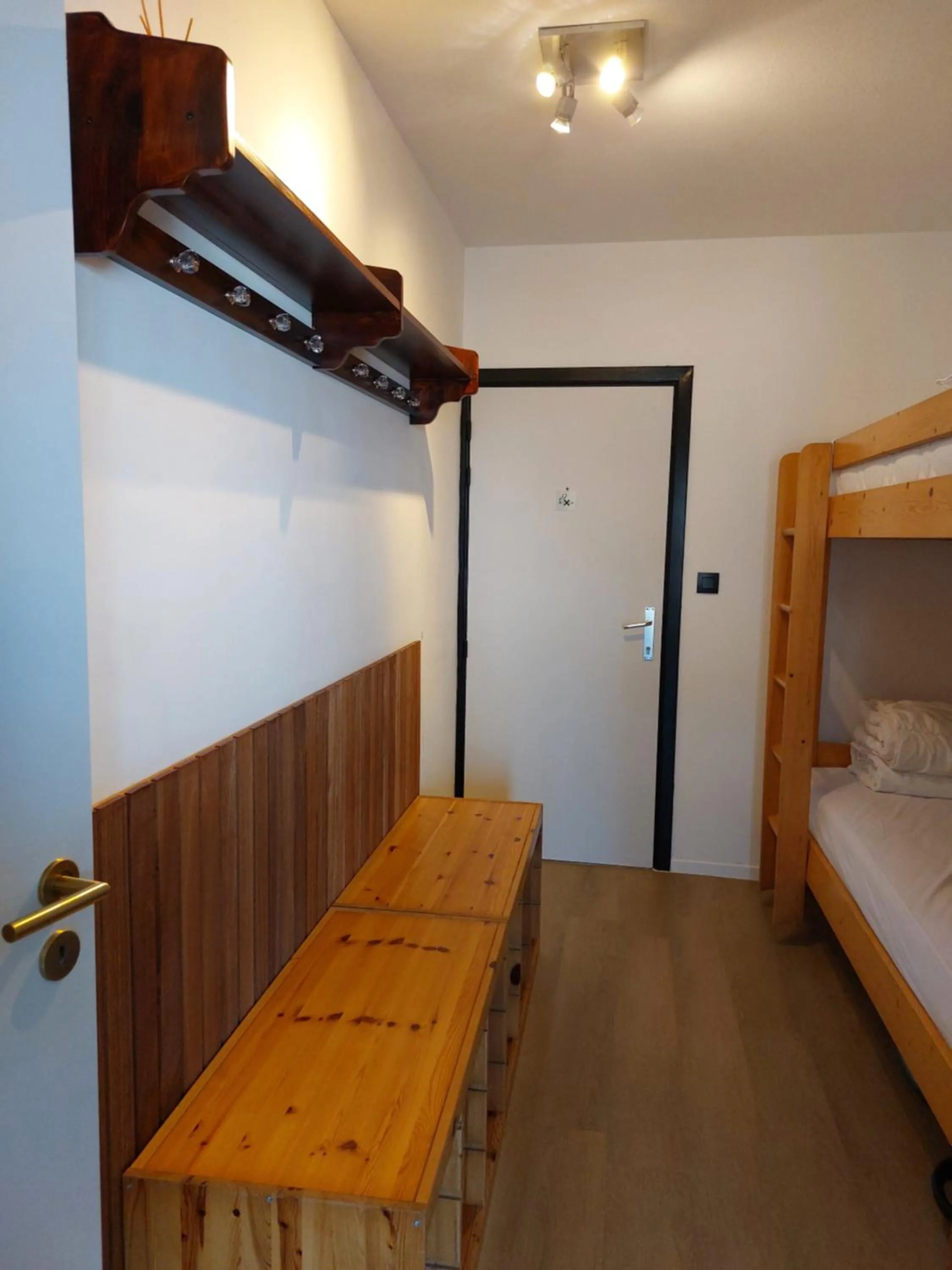bunk bed, Bed in The Vans