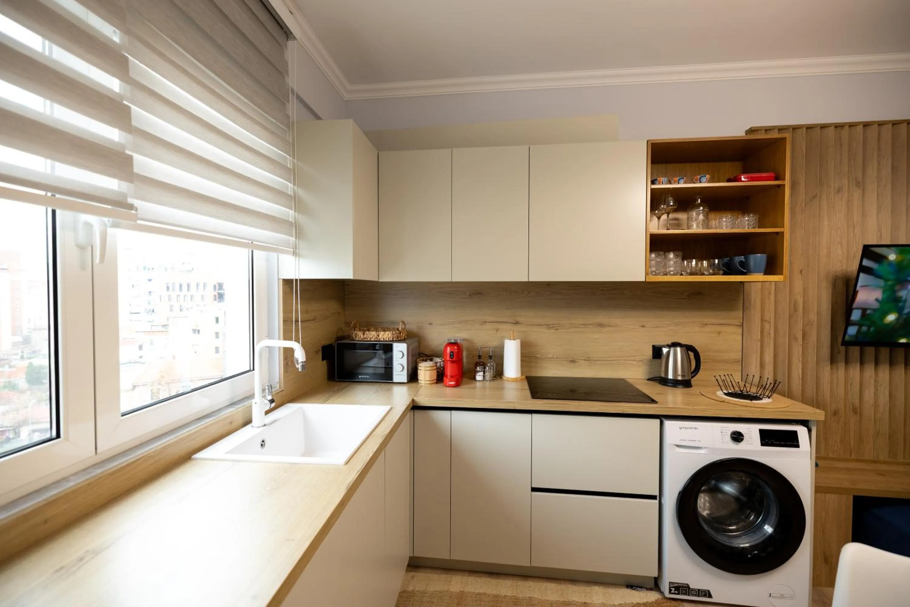 Coffee/tea facilities in Boho Central Apartment