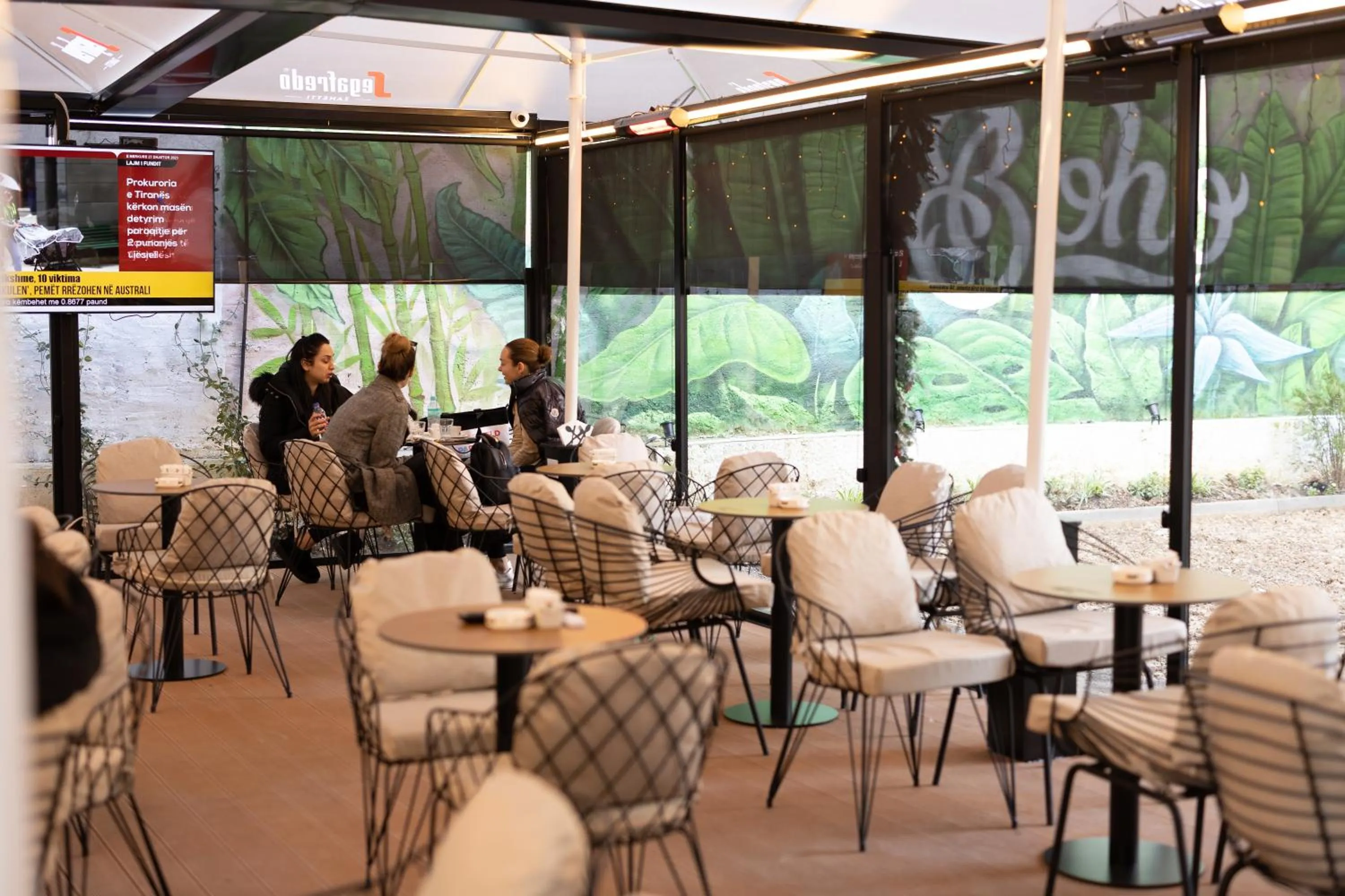 Lounge or bar in Boho Central Apartment