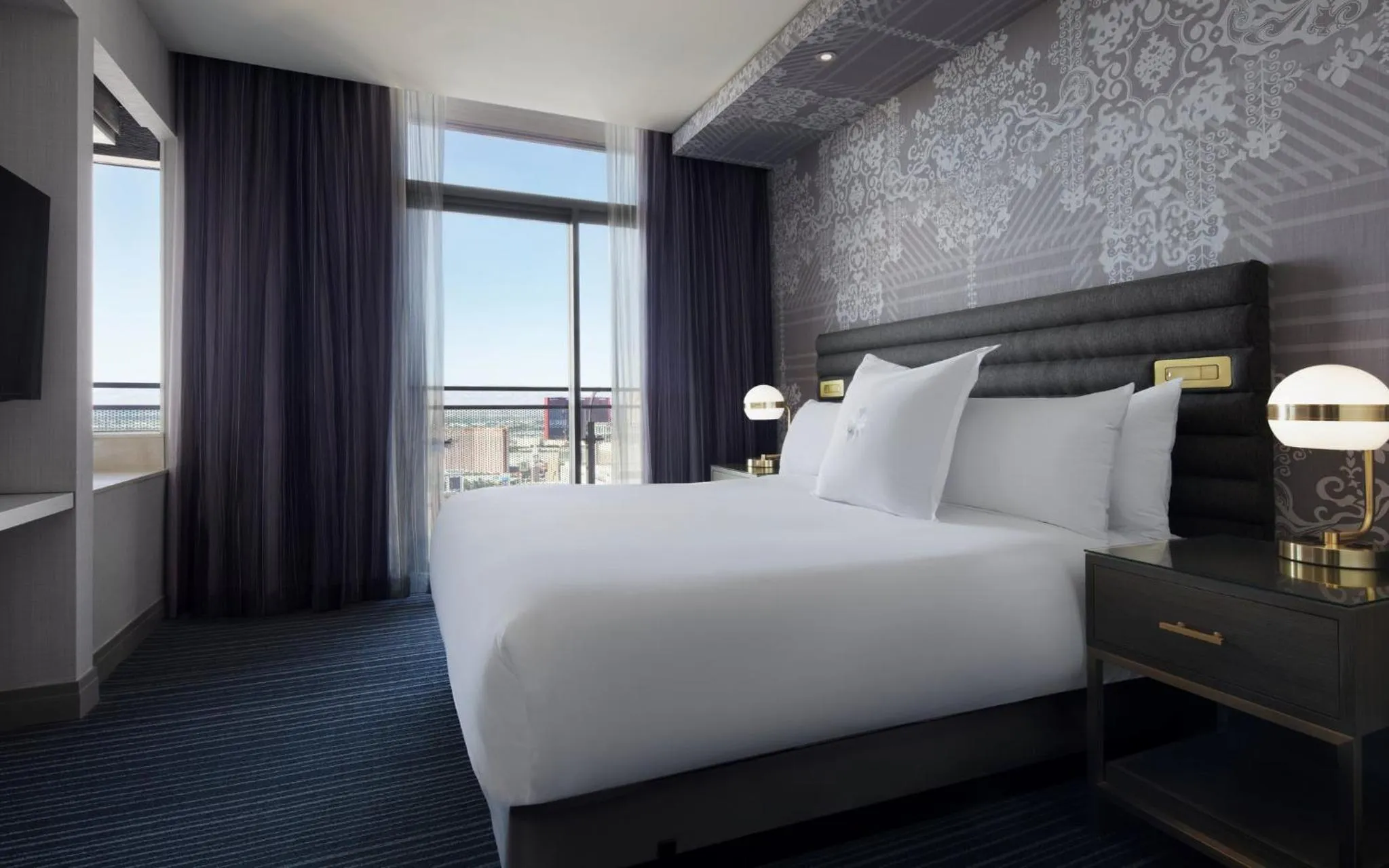 Bedroom, Bed in The Cosmopolitan Of Las Vegas