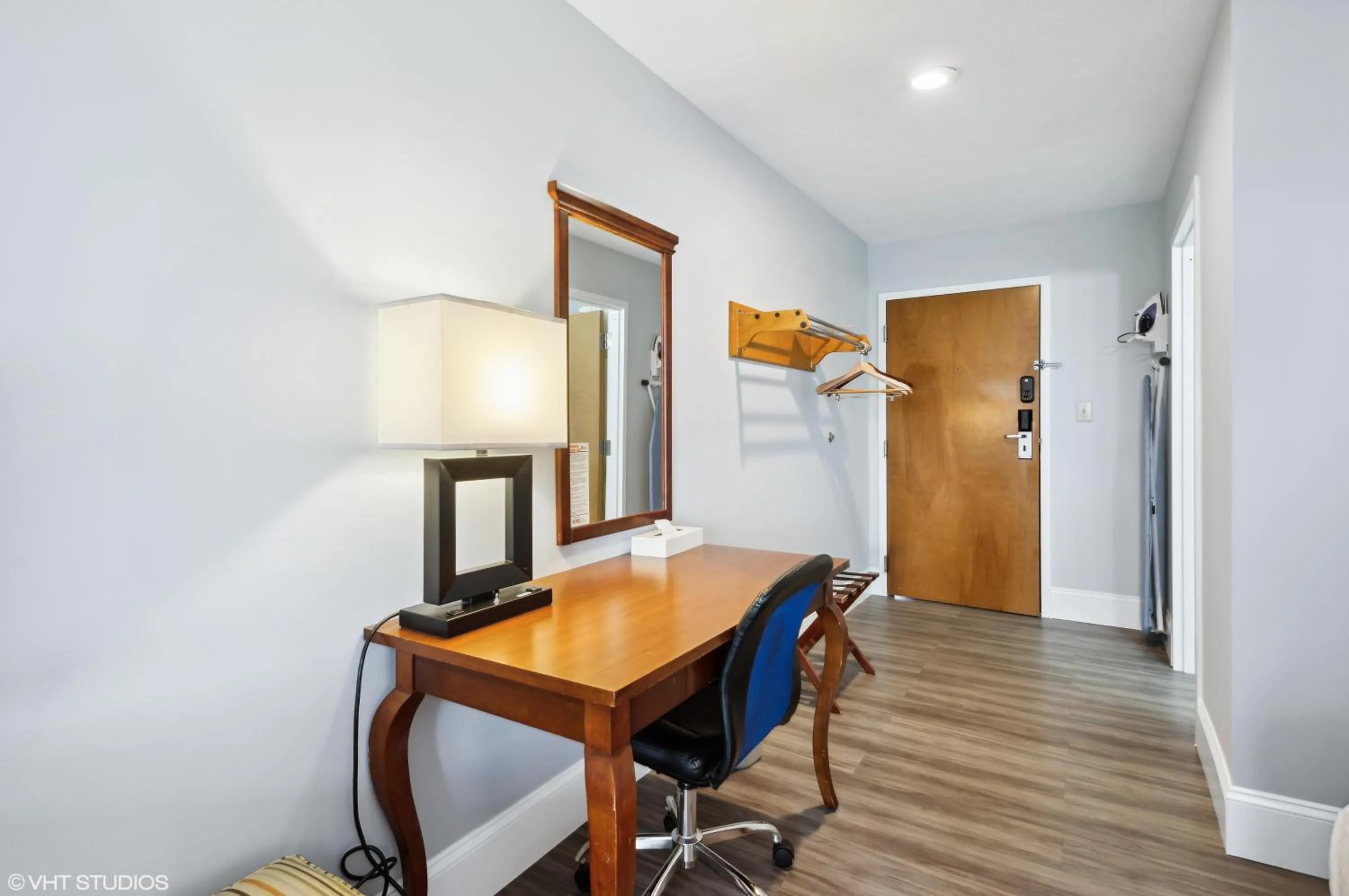 Bedroom in My Hometown Inn