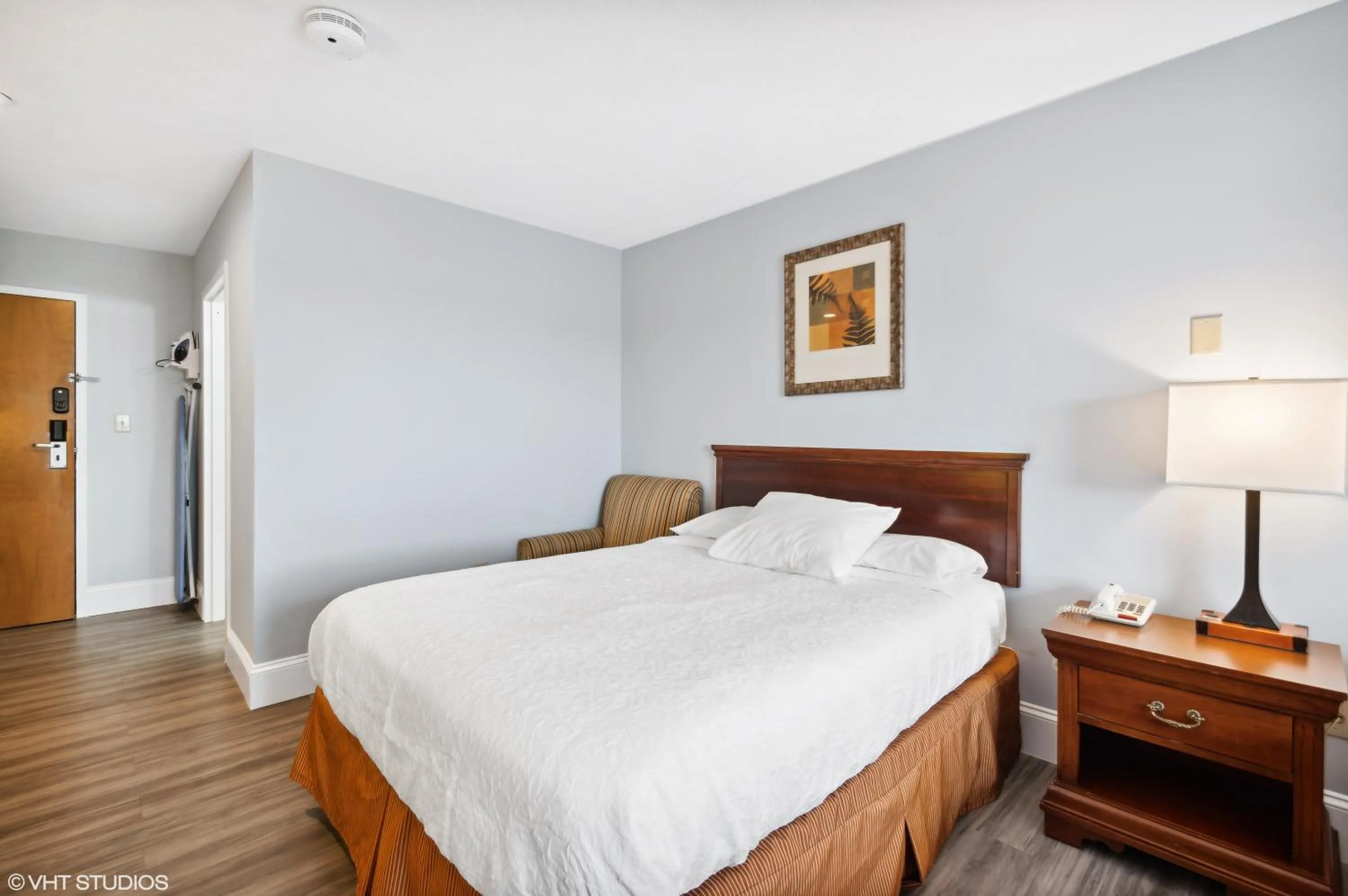 Bedroom, Bed in My Hometown Inn