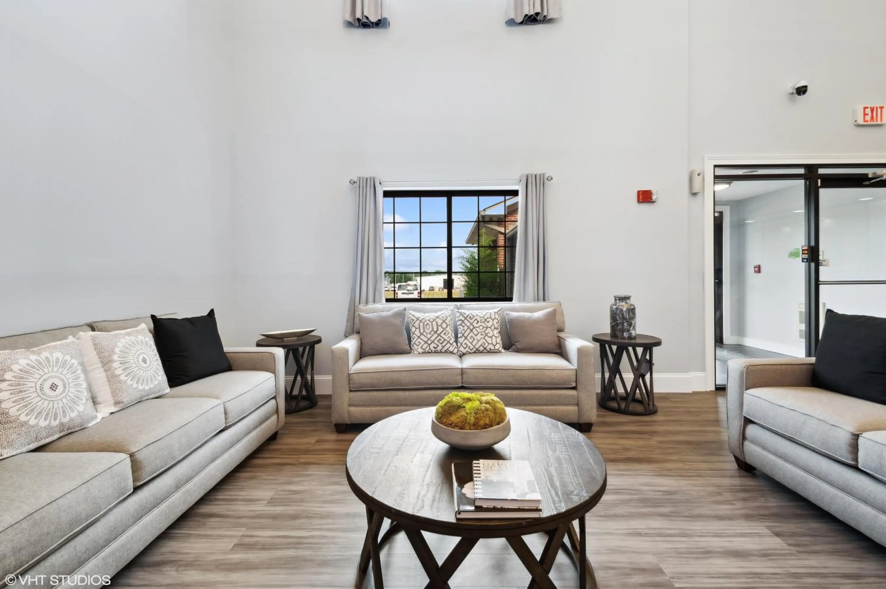 Communal lounge/ TV room in My Hometown Inn