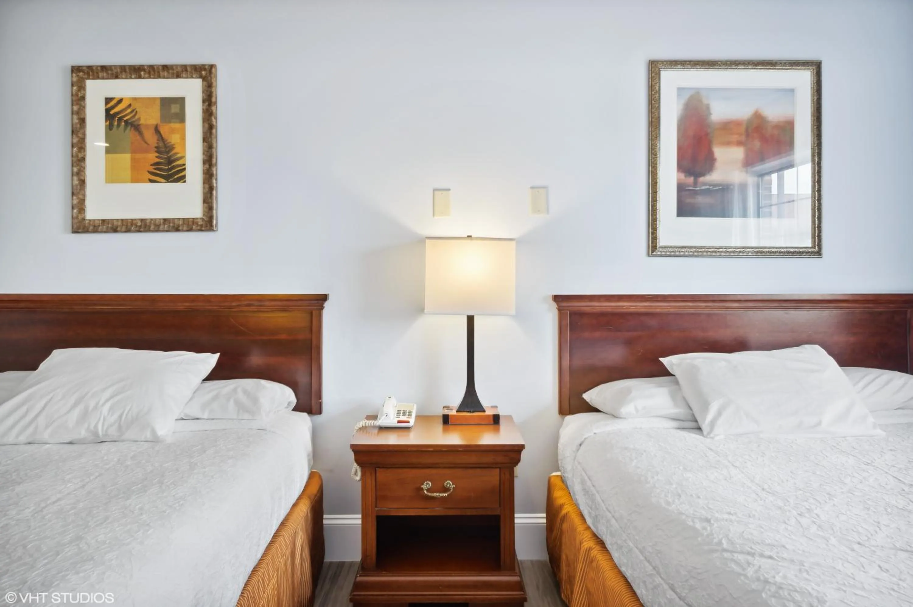 Bedroom, Bed in My Hometown Inn