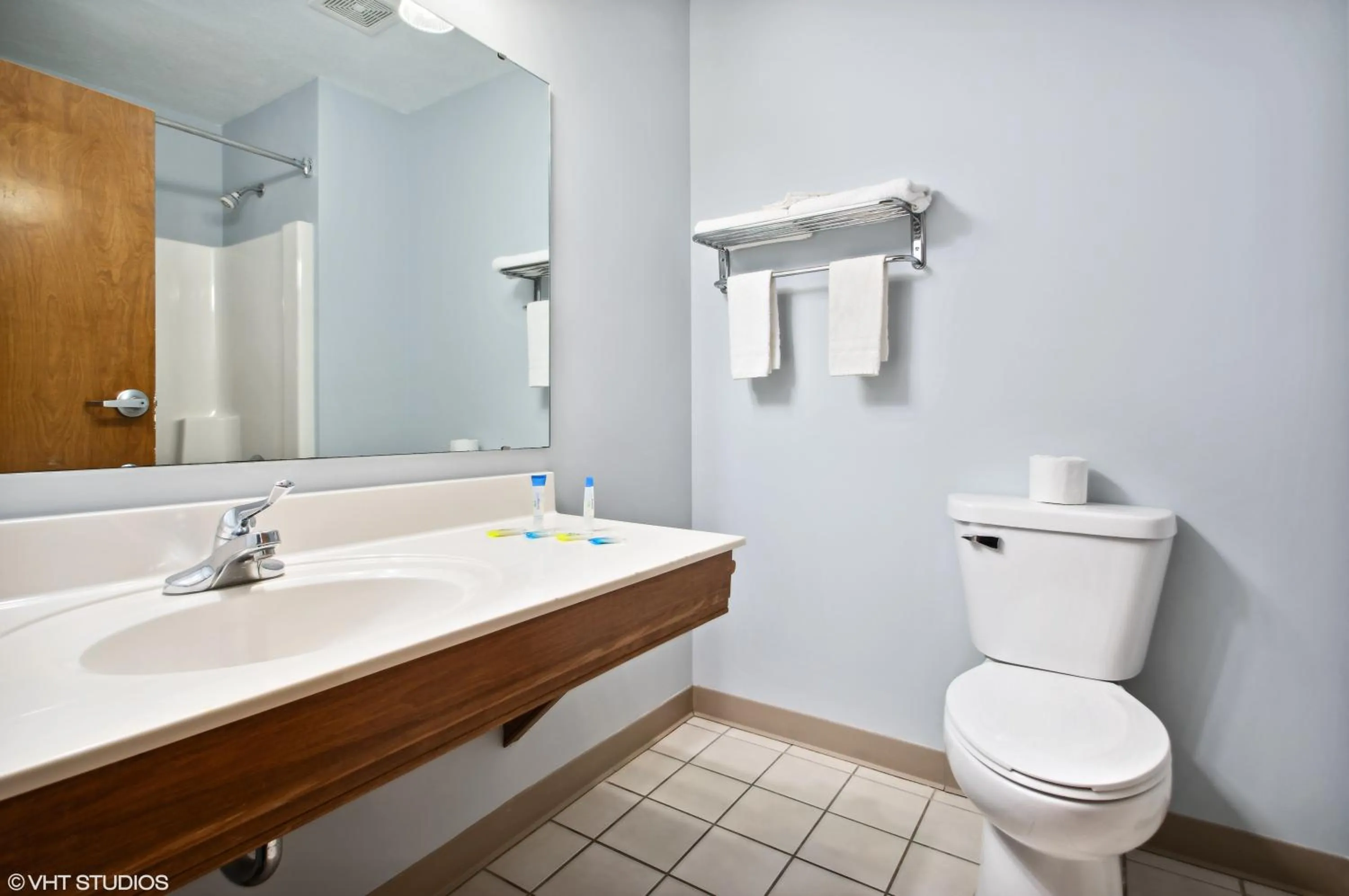 Bathroom in My Hometown Inn