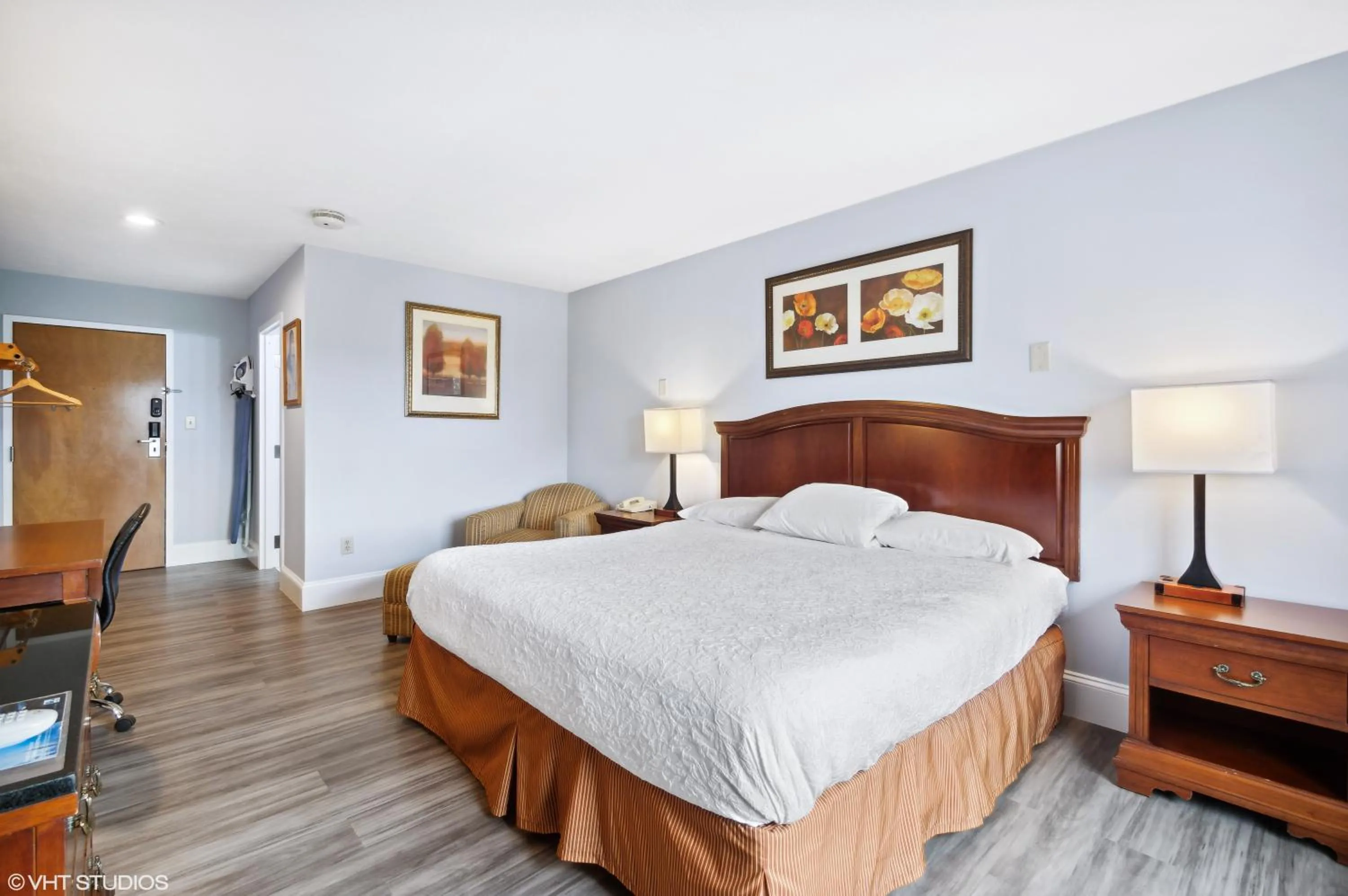 Bedroom, Bed in My Hometown Inn