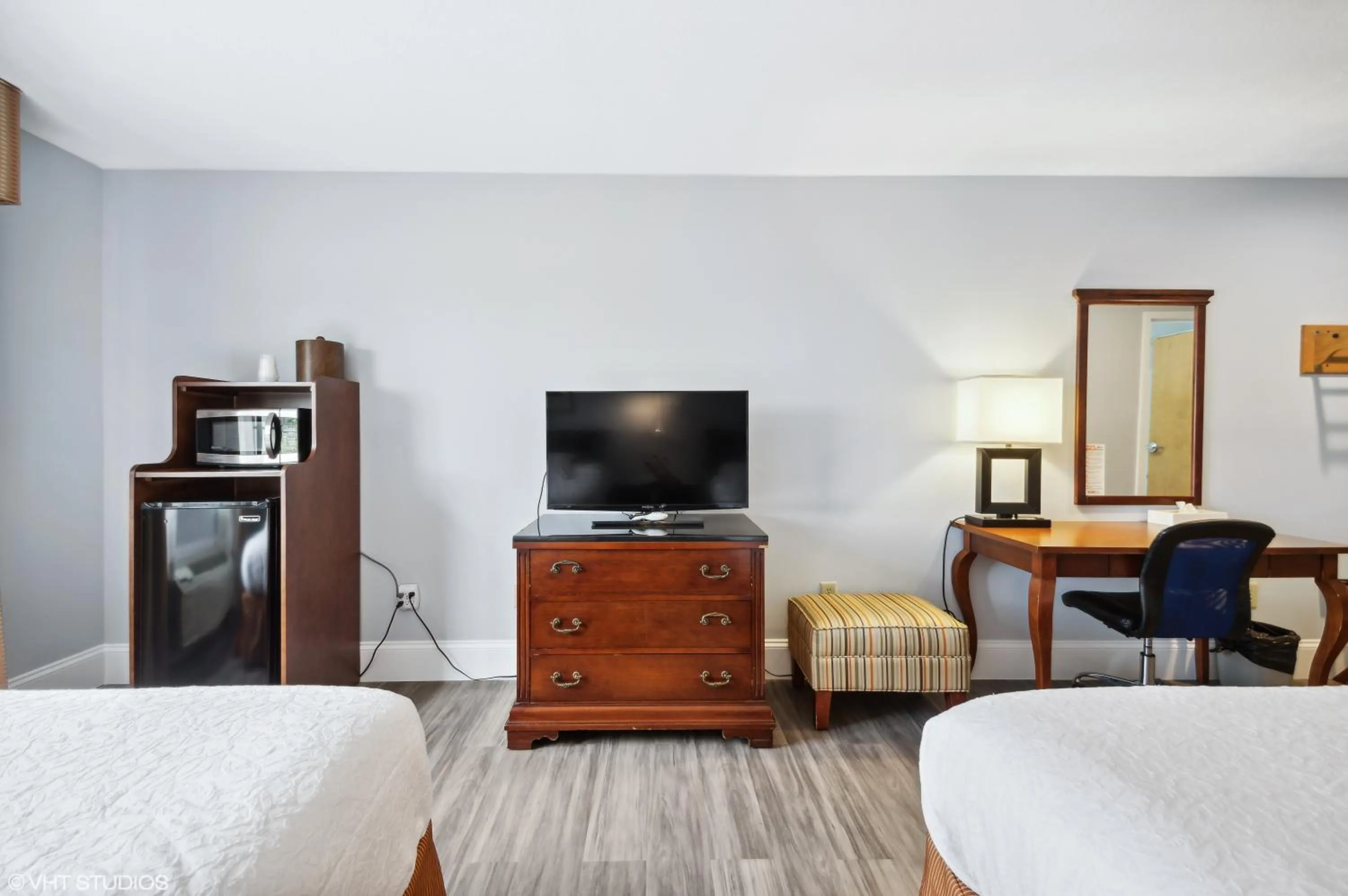 Bedroom, Bed in My Hometown Inn