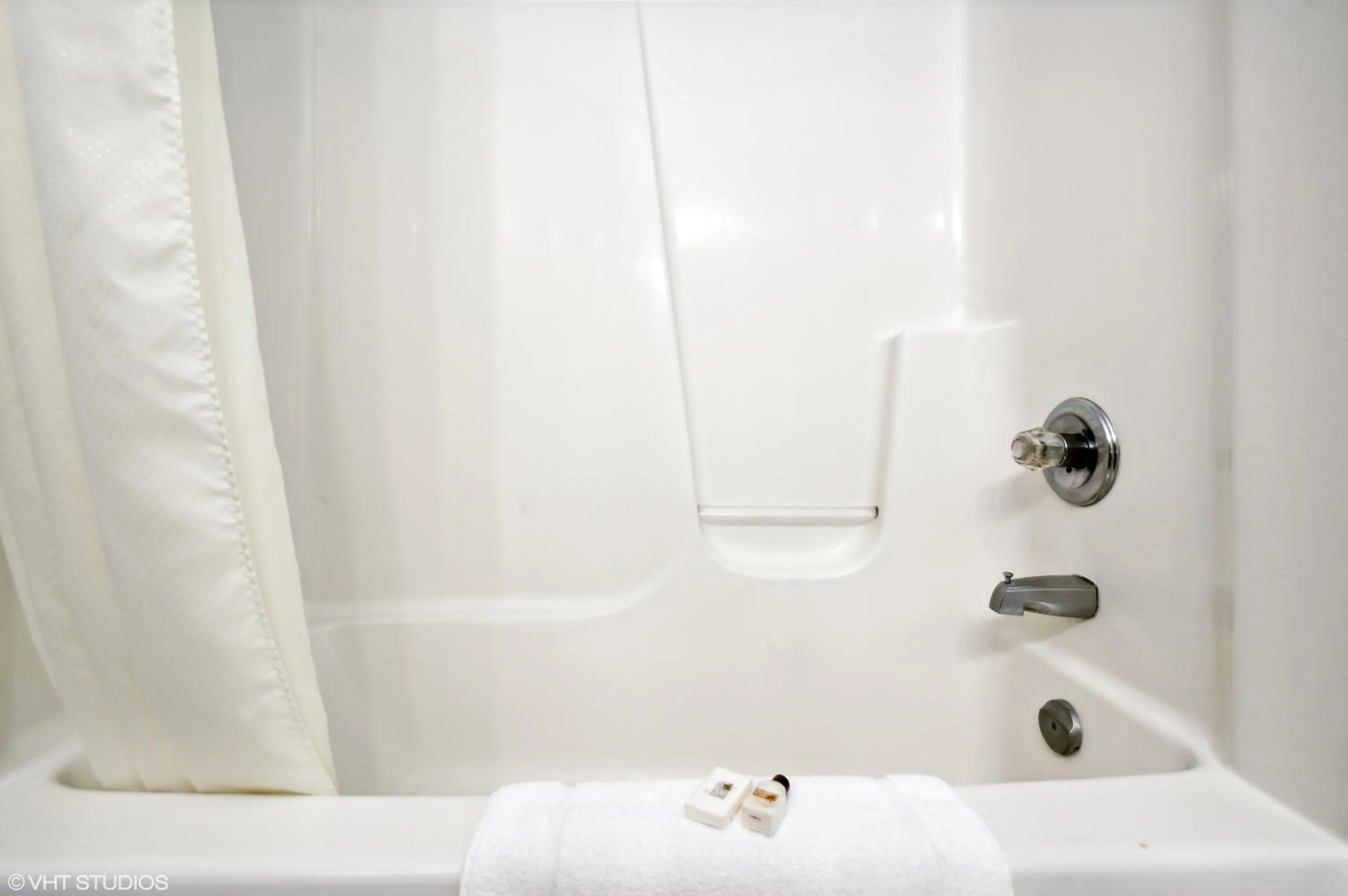 Bath in My Hometown Inn