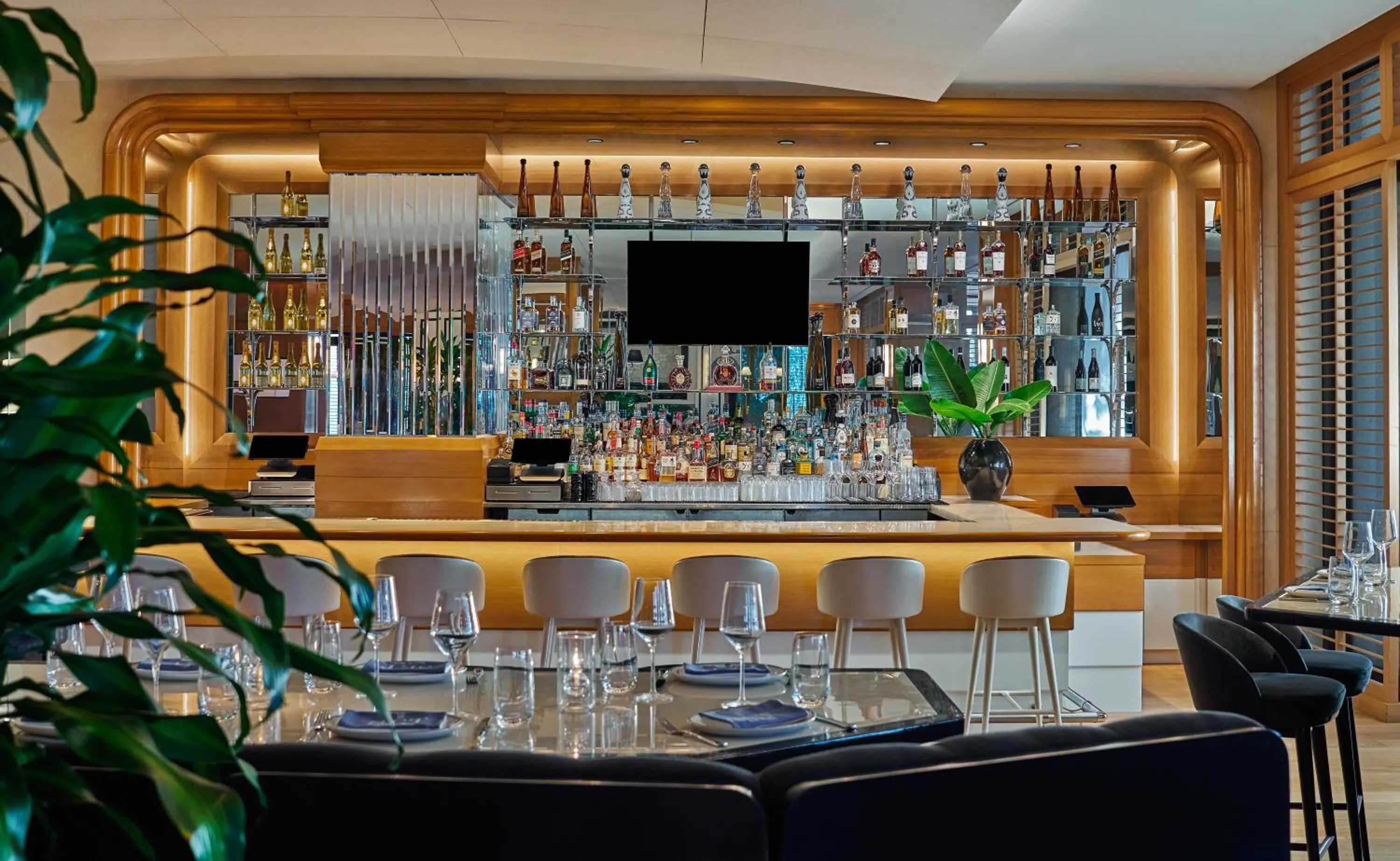 Lounge or bar in Pendry Newport Beach
