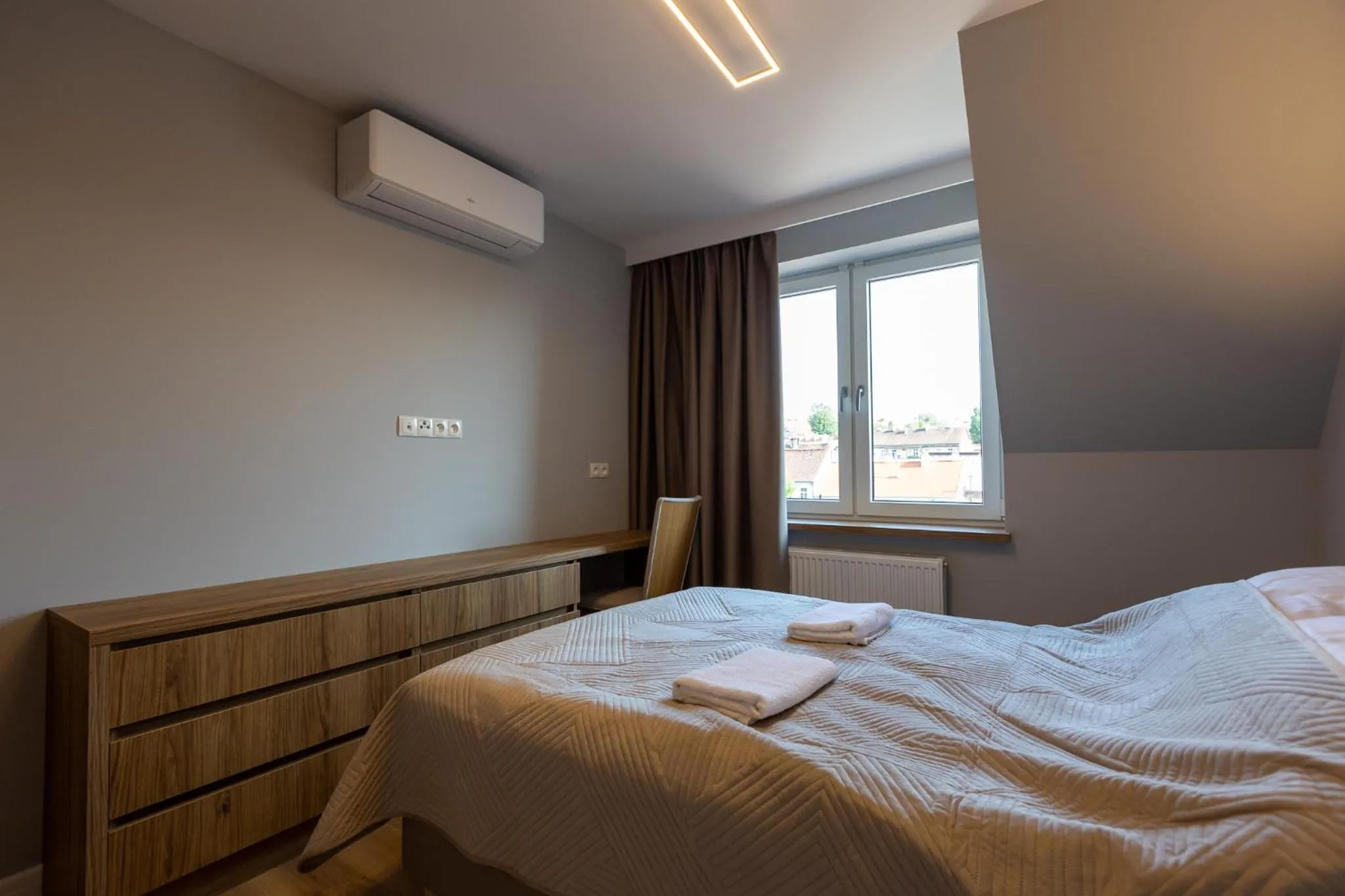 Bed in Ostróda City Center Top floor lake view & balcony apartment