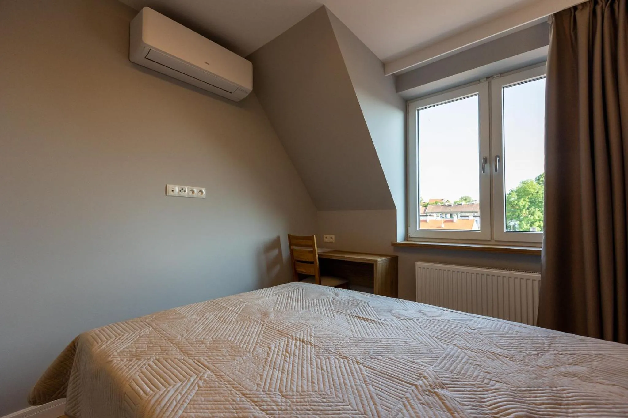 Bed in Ostróda City Center Top floor lake view & balcony apartment