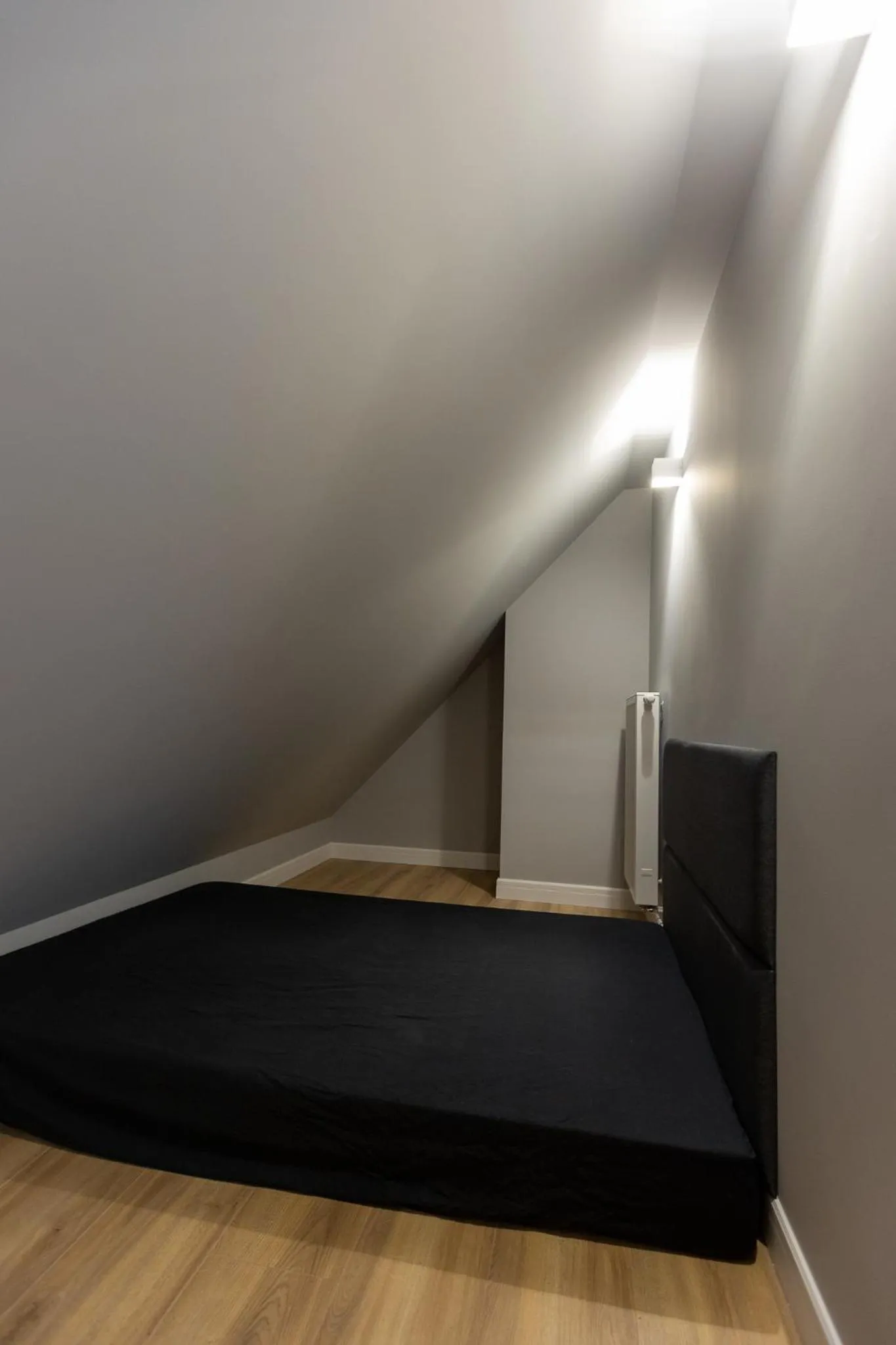 Bed in Ostróda City Center Top floor lake view & balcony apartment
