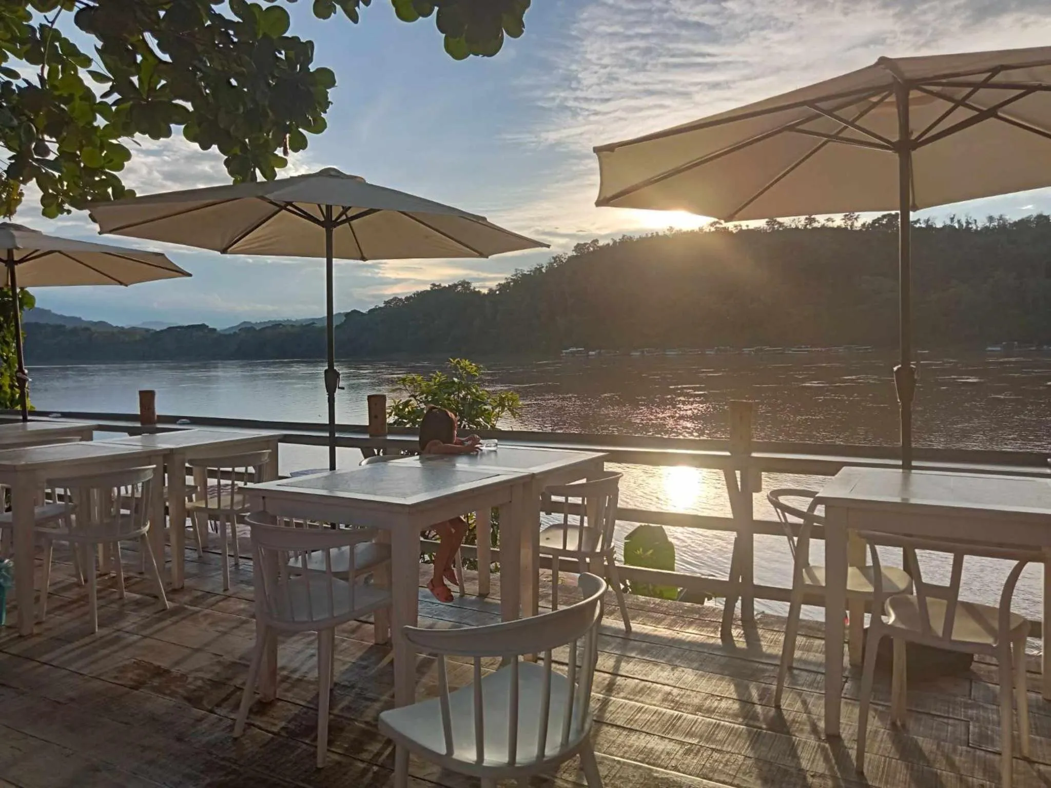 Restaurant/places to eat in Dear Villa House