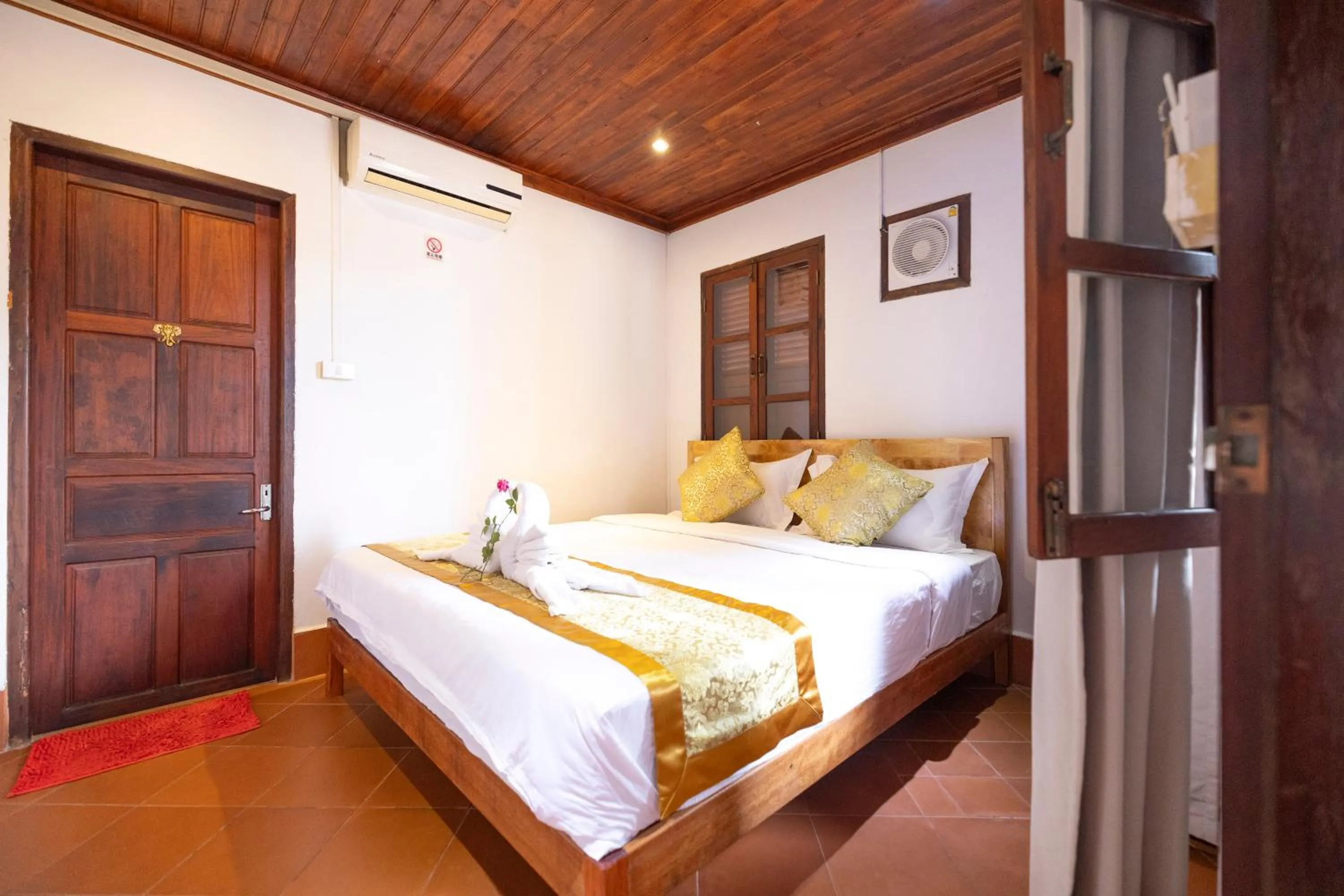 Bed in Dear Villa House